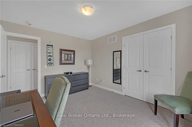 Additional property image - 93 SOUTHSHORE CRESCENT