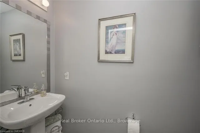Additional property image - 93 SOUTHSHORE CRESCENT