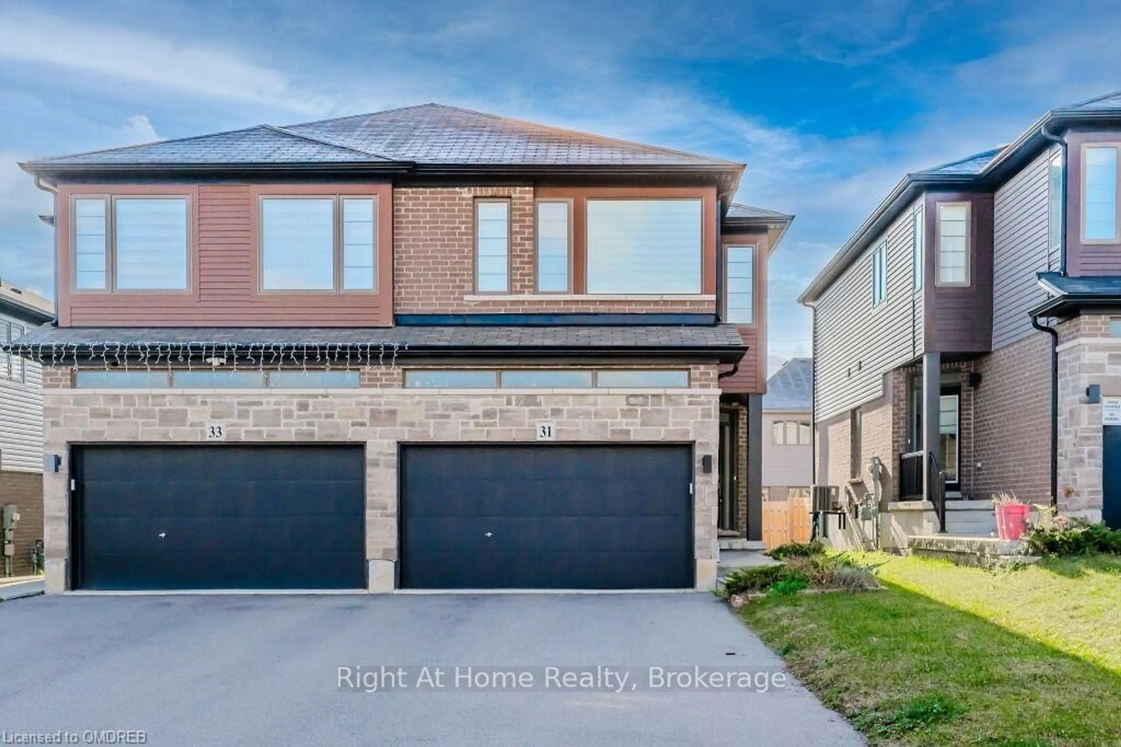 Frontside or backside of a home, the street view for 31 BAKER LANE Lane, Brant Ontario N3L 3E3