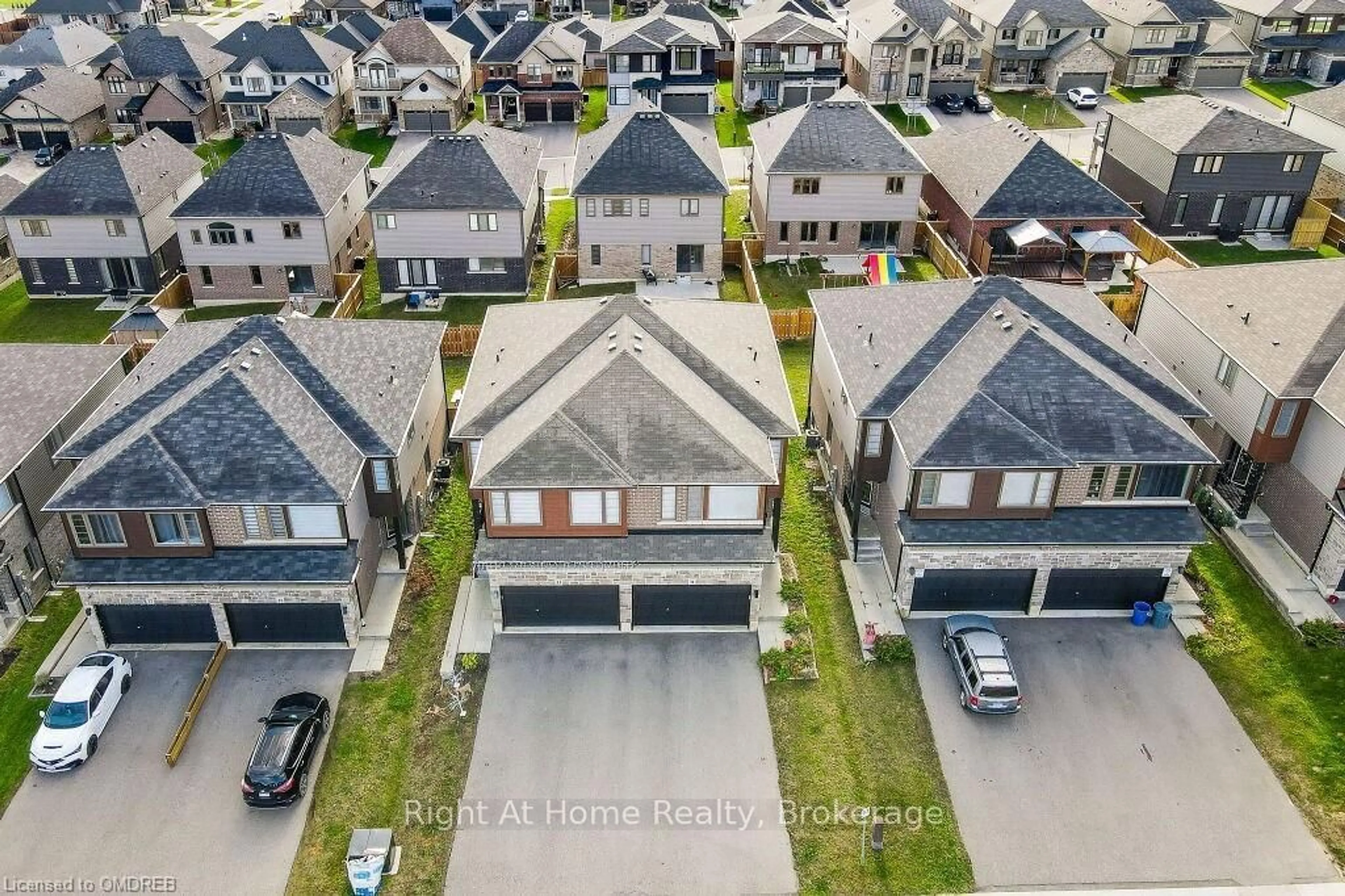 Frontside or backside of a home, the street view for 31 BAKER LANE Lane, Brant Ontario N3L 3E3