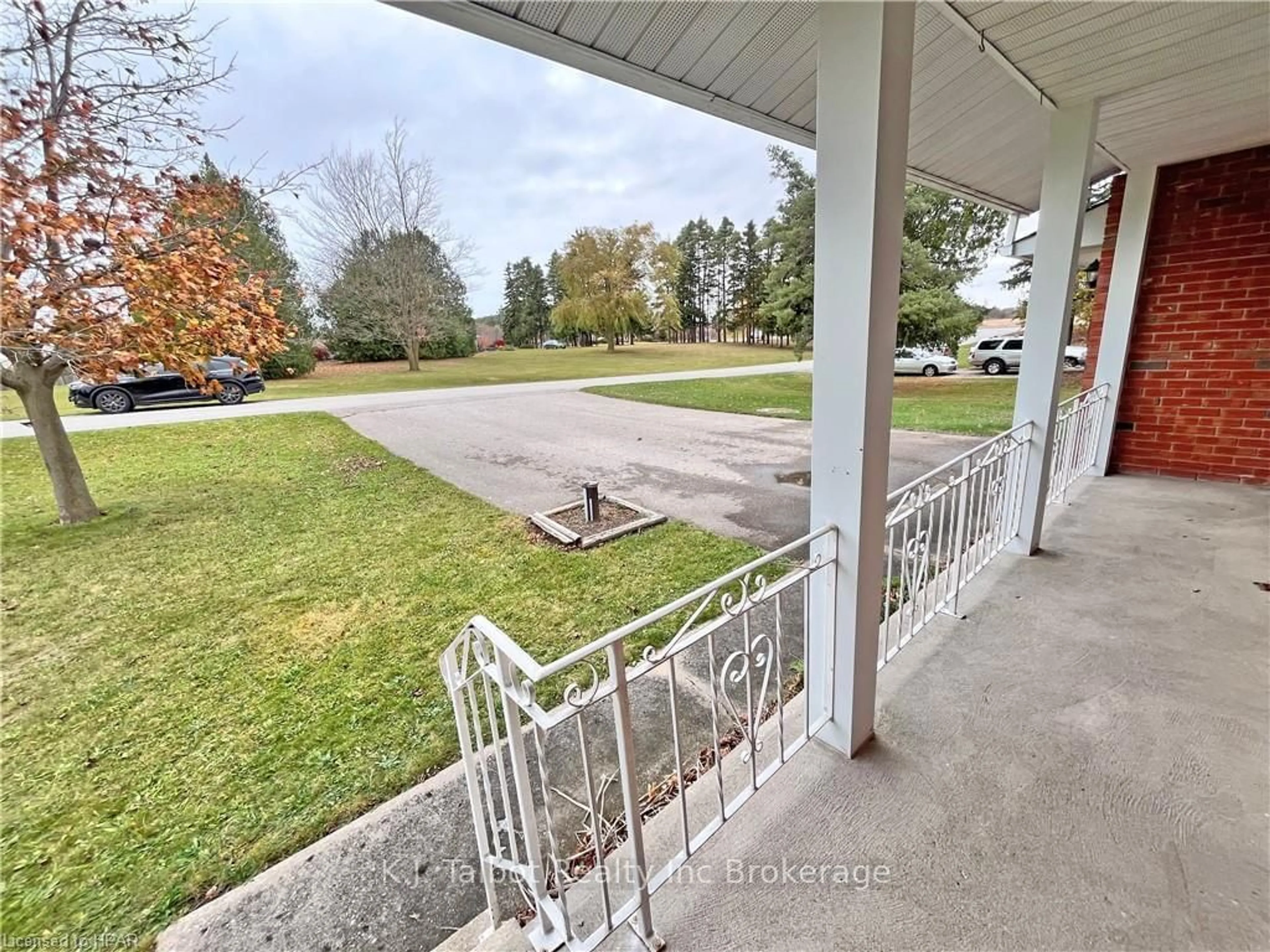 Patio, the street view for 8 STANLEY St, Central Huron Ontario N7A 3X8