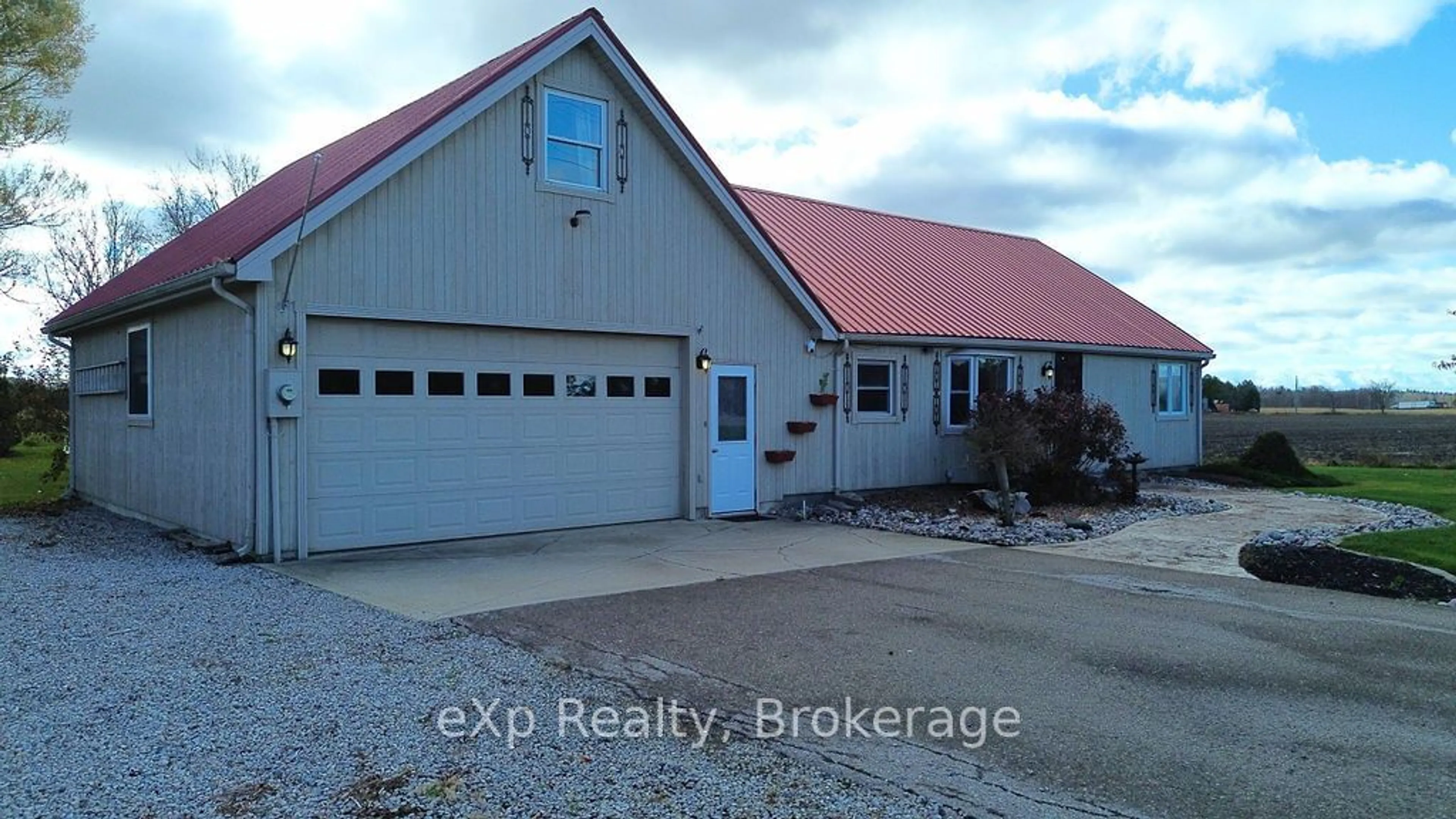 Indoor garage for 54221 TALBOT Line, Bayham Ontario N0J 1H0