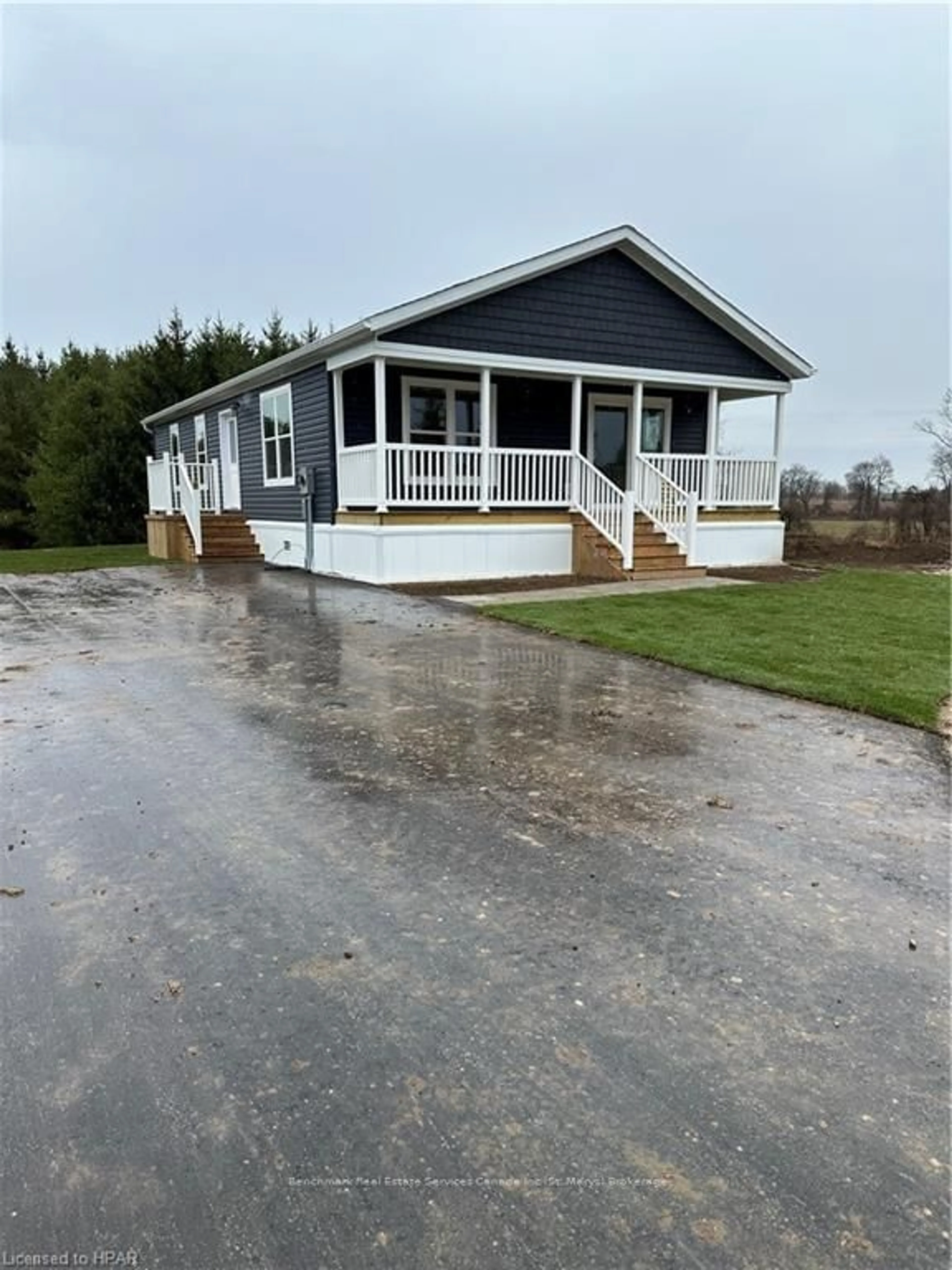 Frontside or backside of a home, cottage for 211 SPRUCE Dr, West Grey Ontario N4N 3B8