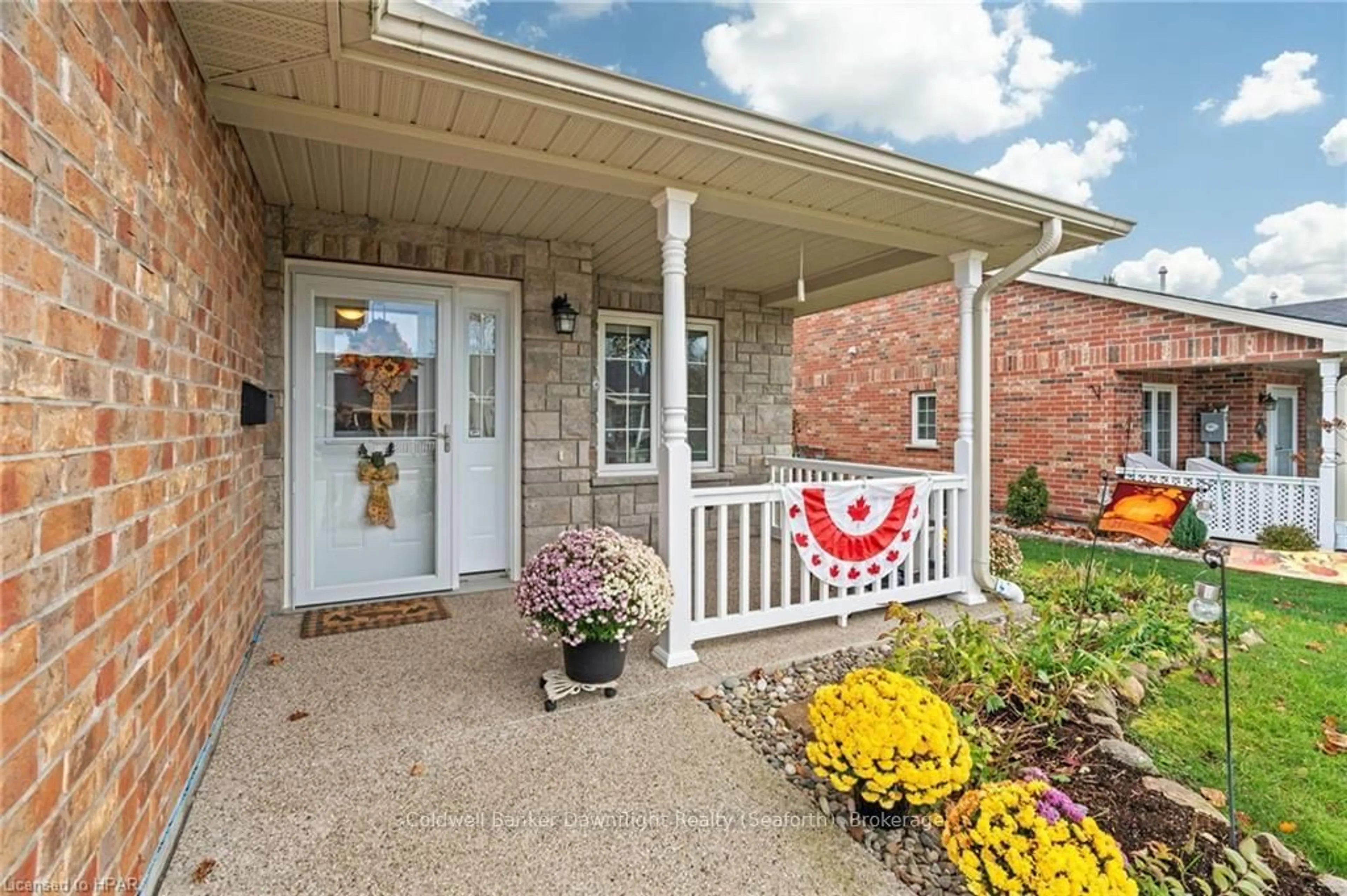 Indoor entryway, wood floors for 45 DEVON Dr, South Huron Ontario N0M 1S3