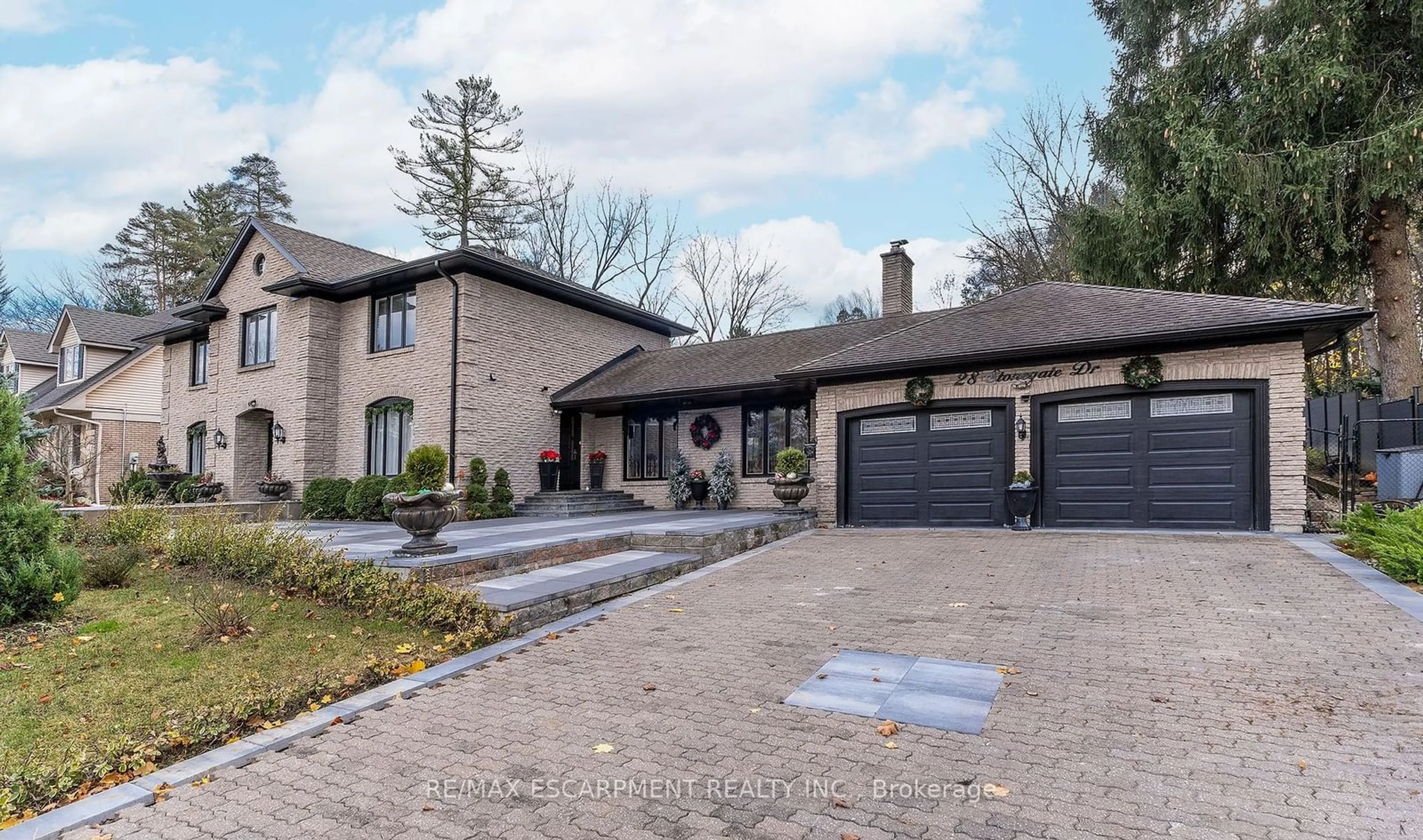 Home with brick exterior material for 28 STONEGATE Dr, Hamilton Ontario L9G 3R7