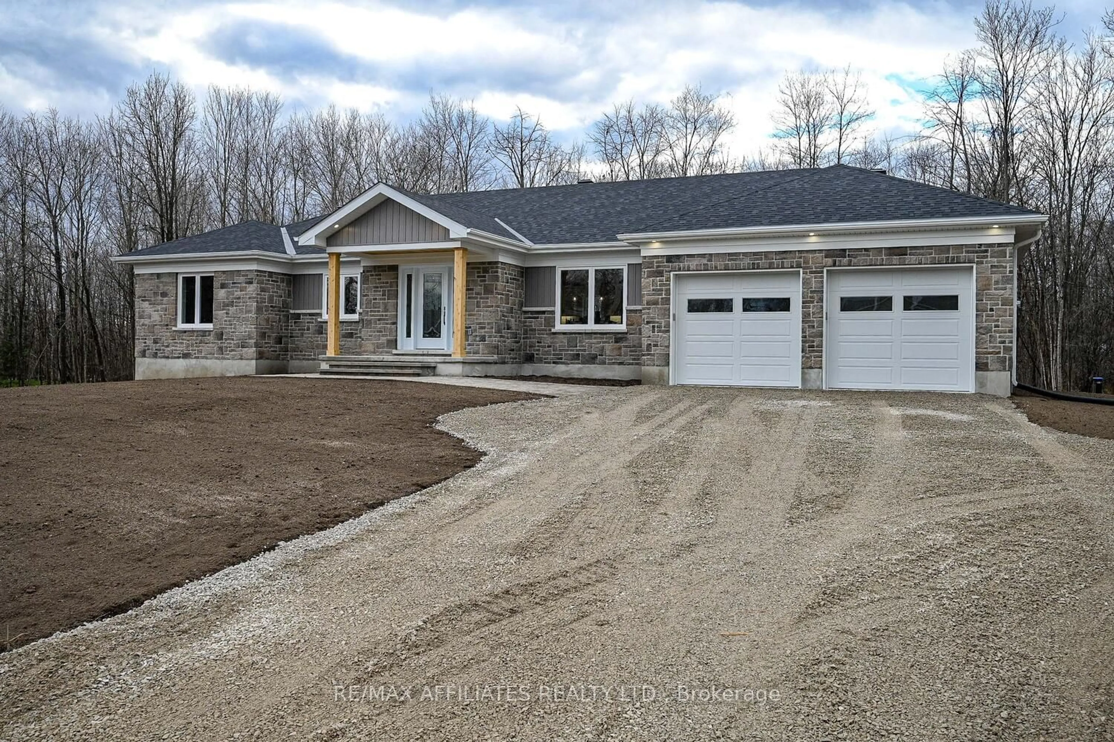 Frontside or backside of a home, cottage for 7 Windsor Cres, Rideau Lakes Ontario K0G 1L0