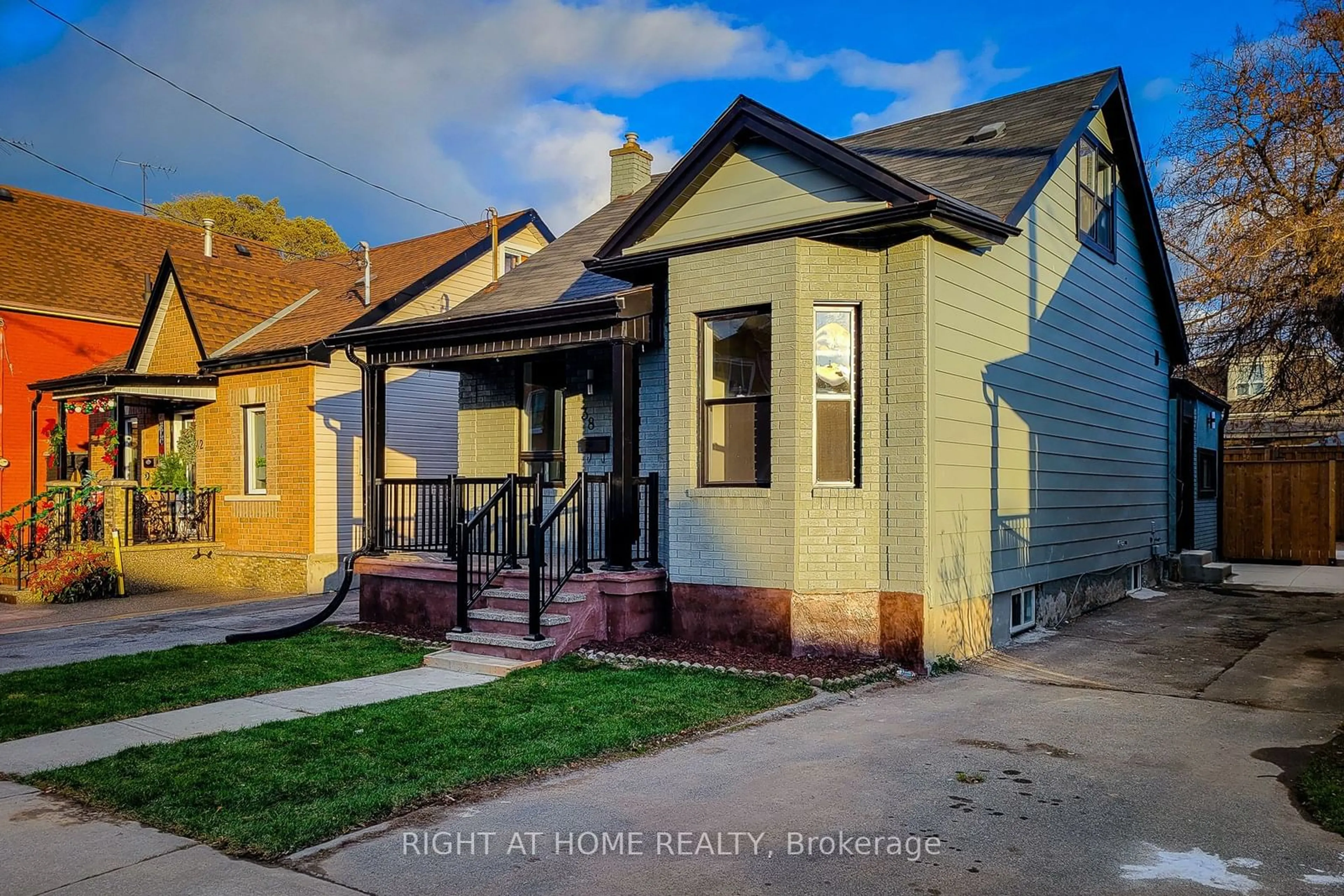 Frontside or backside of a home, the street view for 38 Clyde St, Hamilton Ontario L8L 5R4