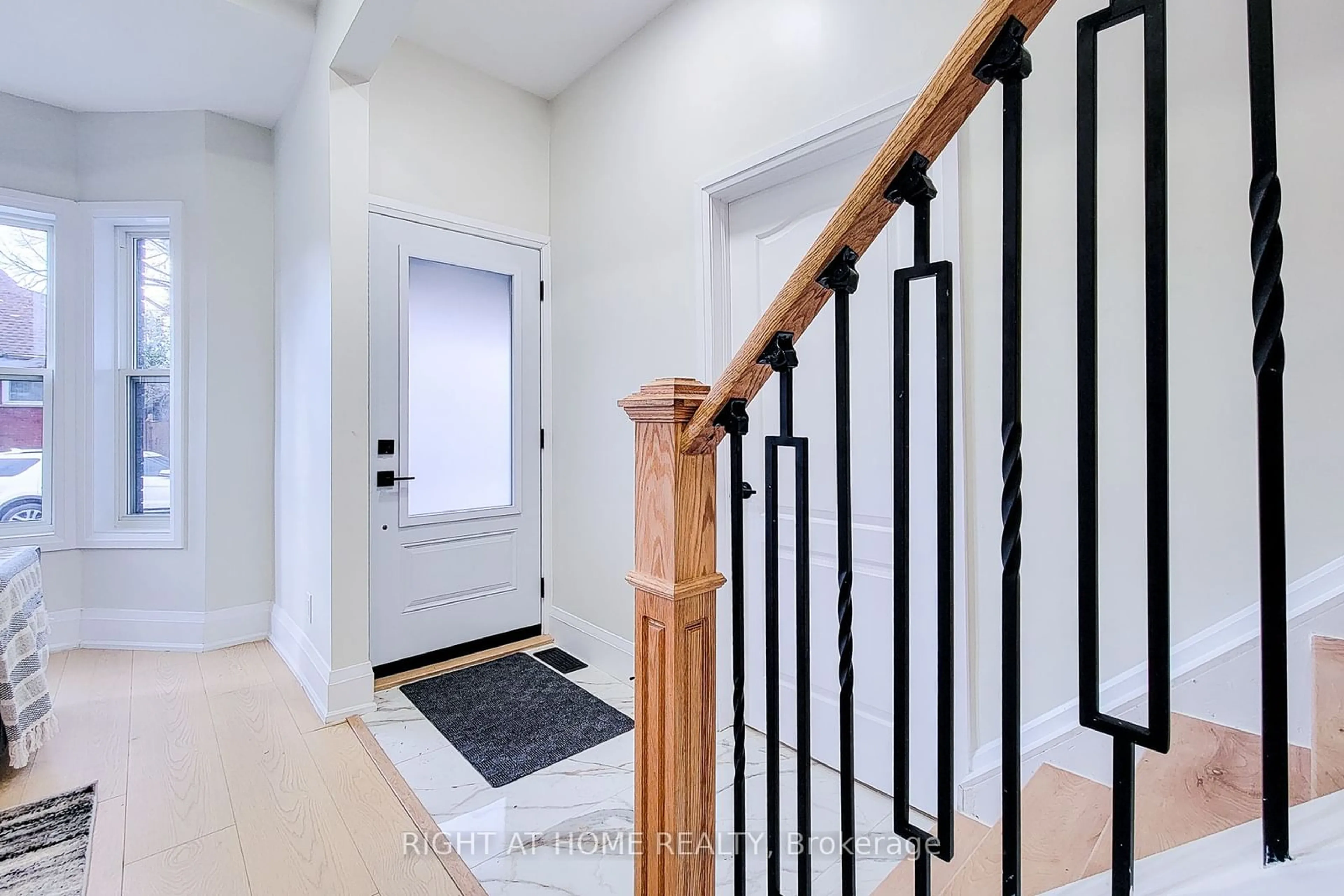 Indoor entryway, wood floors for 38 Clyde St, Hamilton Ontario L8L 5R4