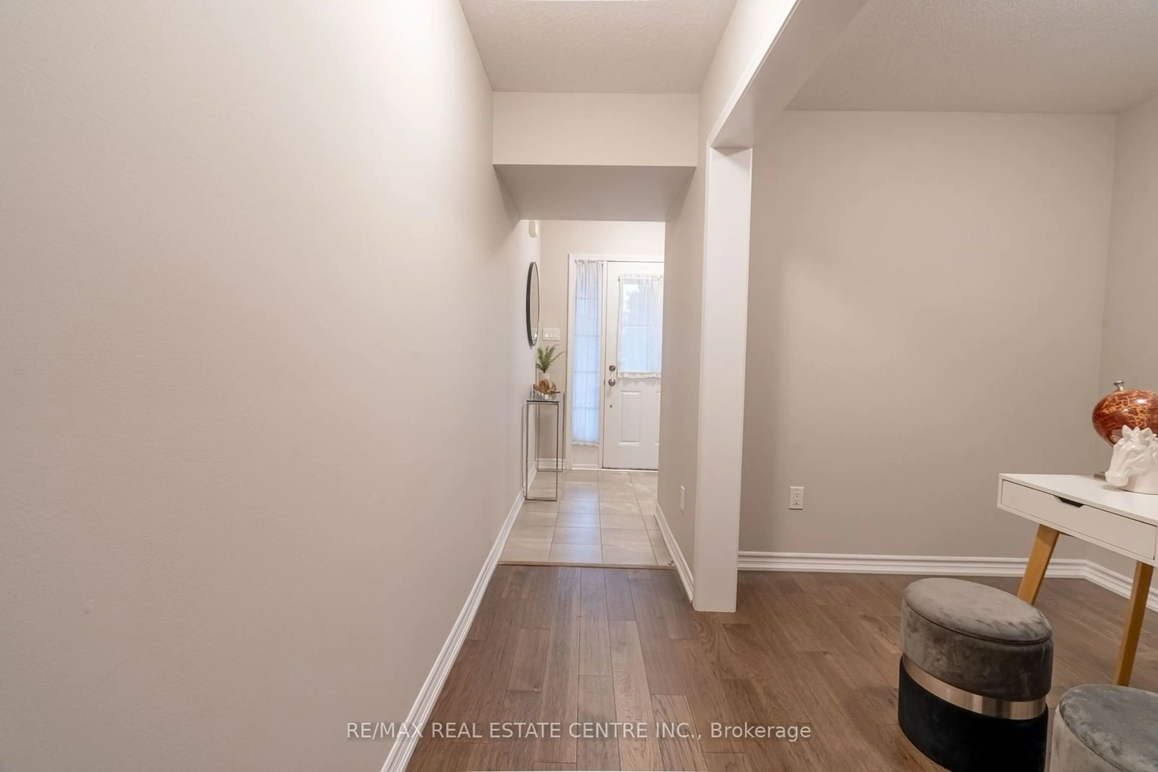 Indoor entryway, not visible floor for 37 BLUE OAK St, Kitchener Ontario N2R 1R4