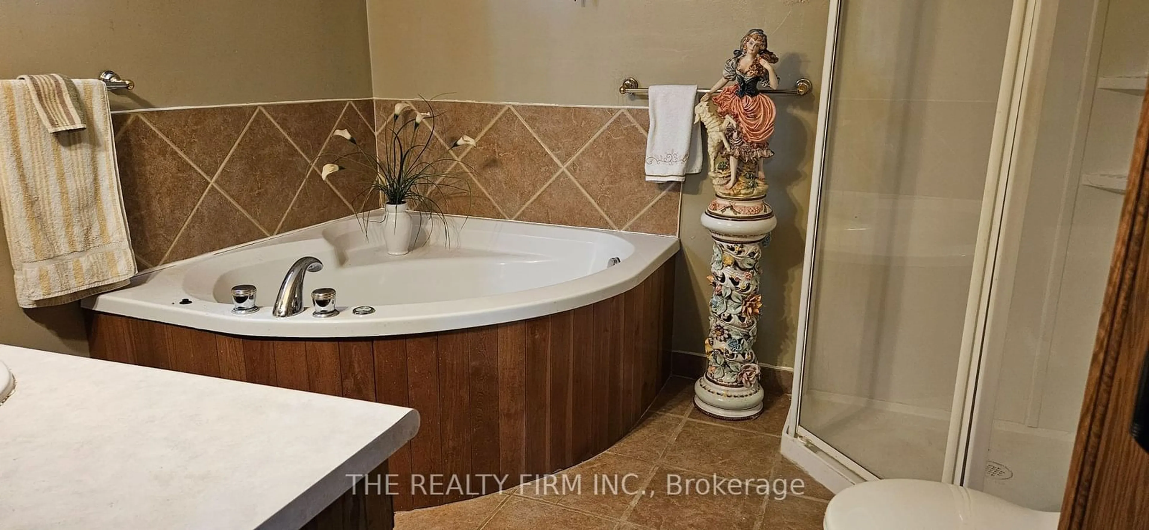 Contemporary bathroom, ceramic/tile floor for 4 Quebec Rd, Huron East Ontario N0M 1L0