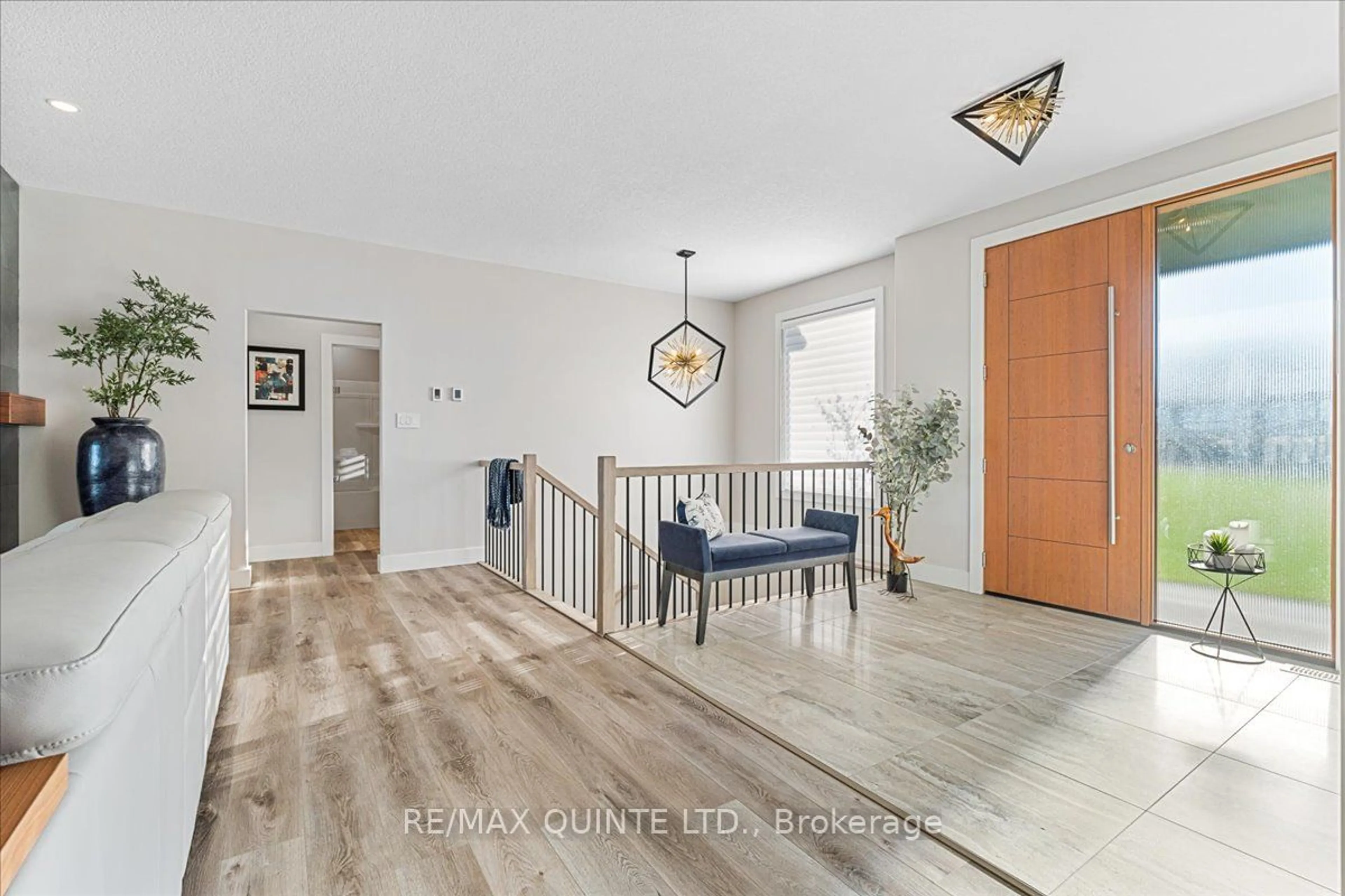 Indoor entryway, wood floors for 656 County Road 28, Prince Edward County Ontario K8N 0G2