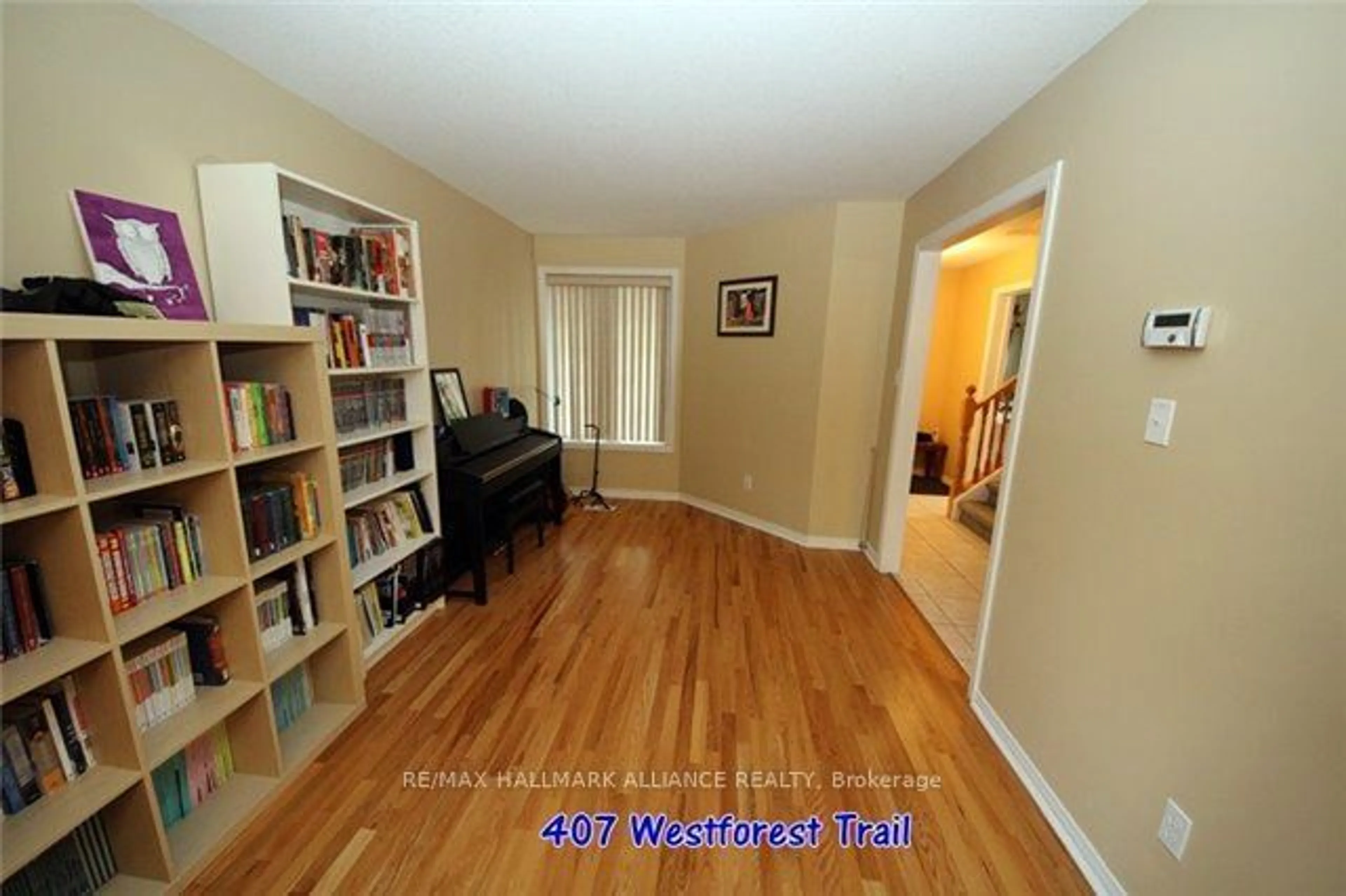 Indoor entryway, wood floors for 407 Westforest Tr, Kitchener Ontario N2N 3L8