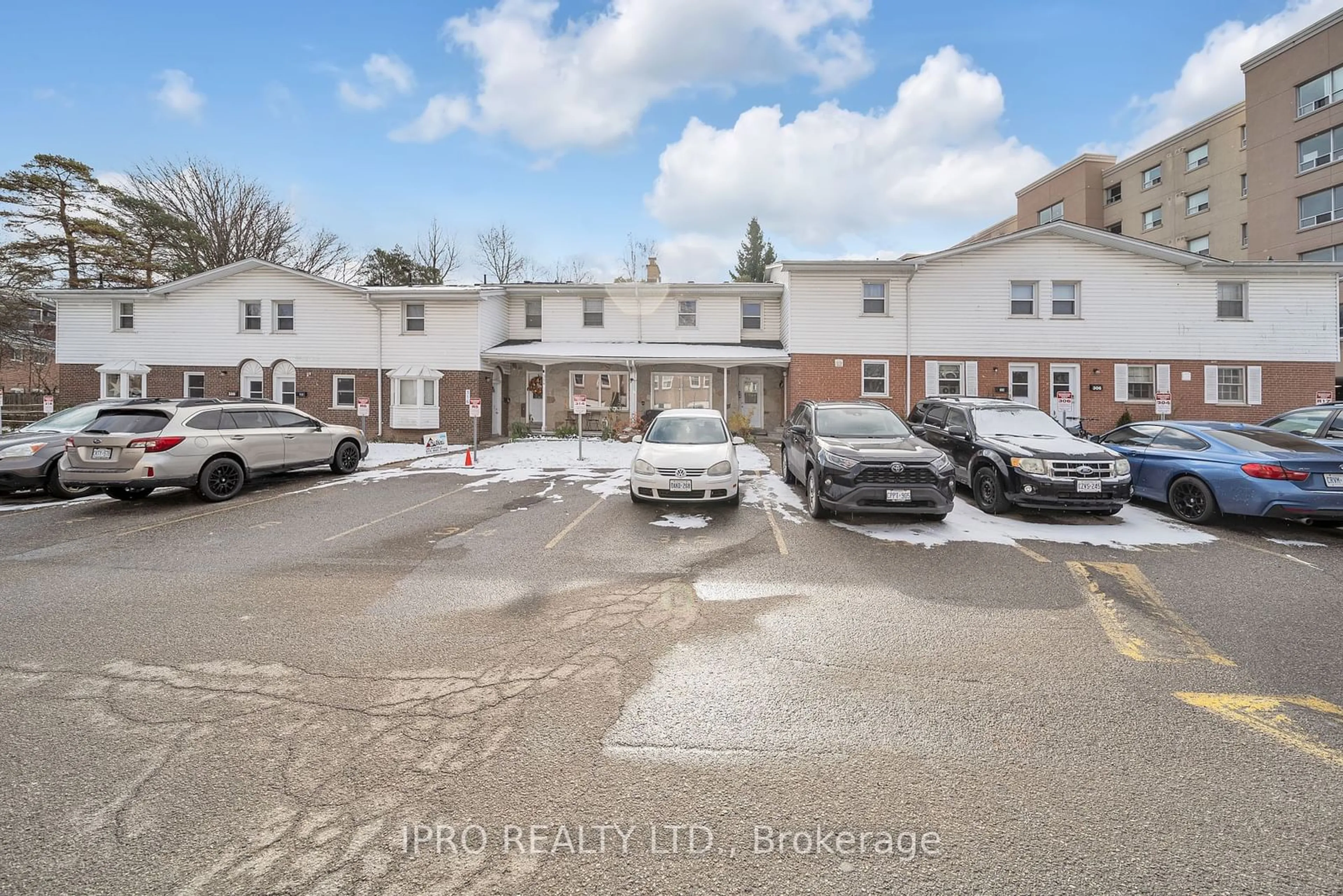 A pic from exterior of the house or condo, the street view for 312 Westcourt Pl, Waterloo Ontario N2L 2R7