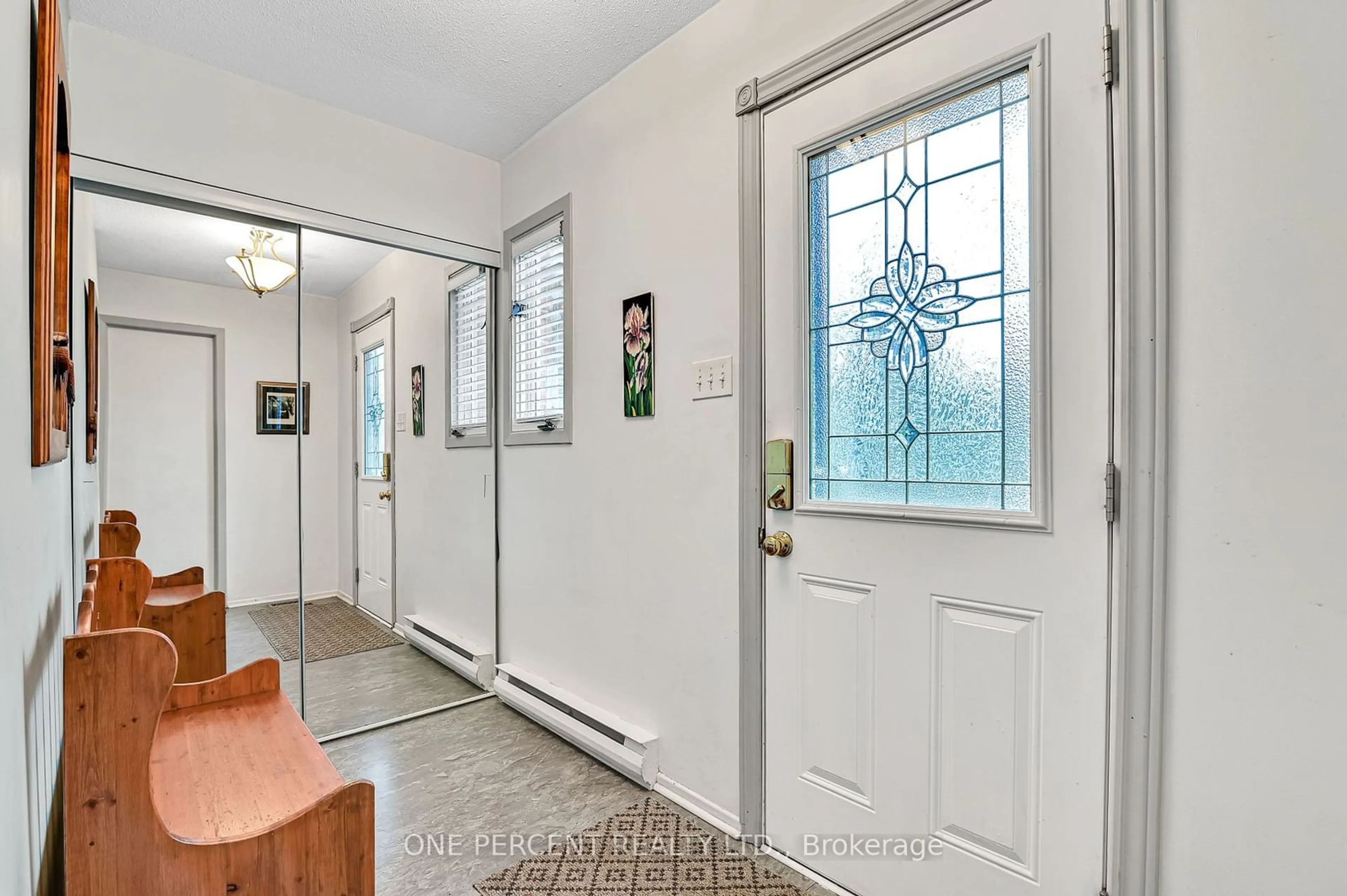 Indoor entryway, wood floors for 16 Priam Way, Bells Corners and South to Fallowfield Ontario K2H 8S8