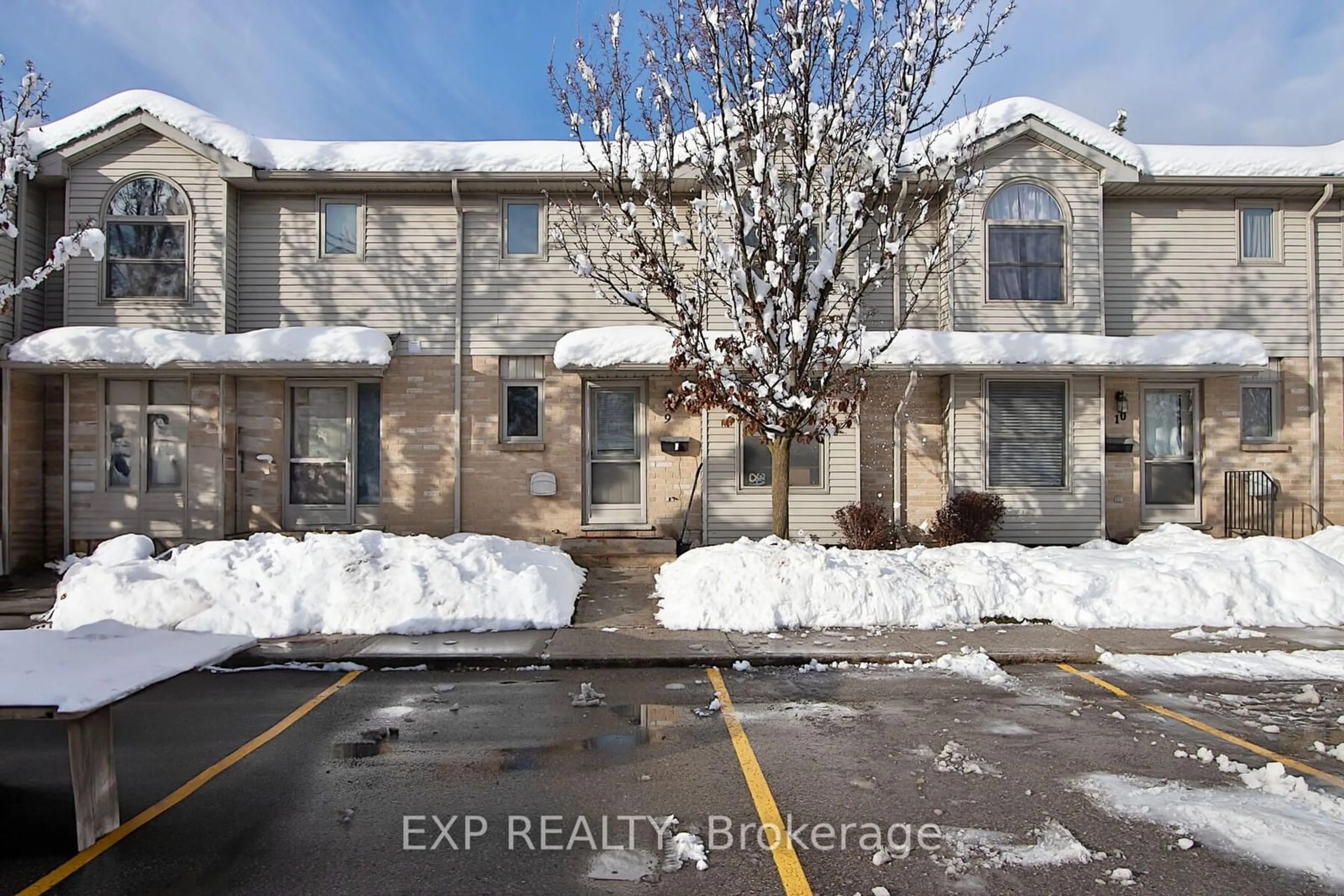 A pic from exterior of the house or condo, the front or back of building for 141 Condor Crt #9, London Ontario N5W 6A1