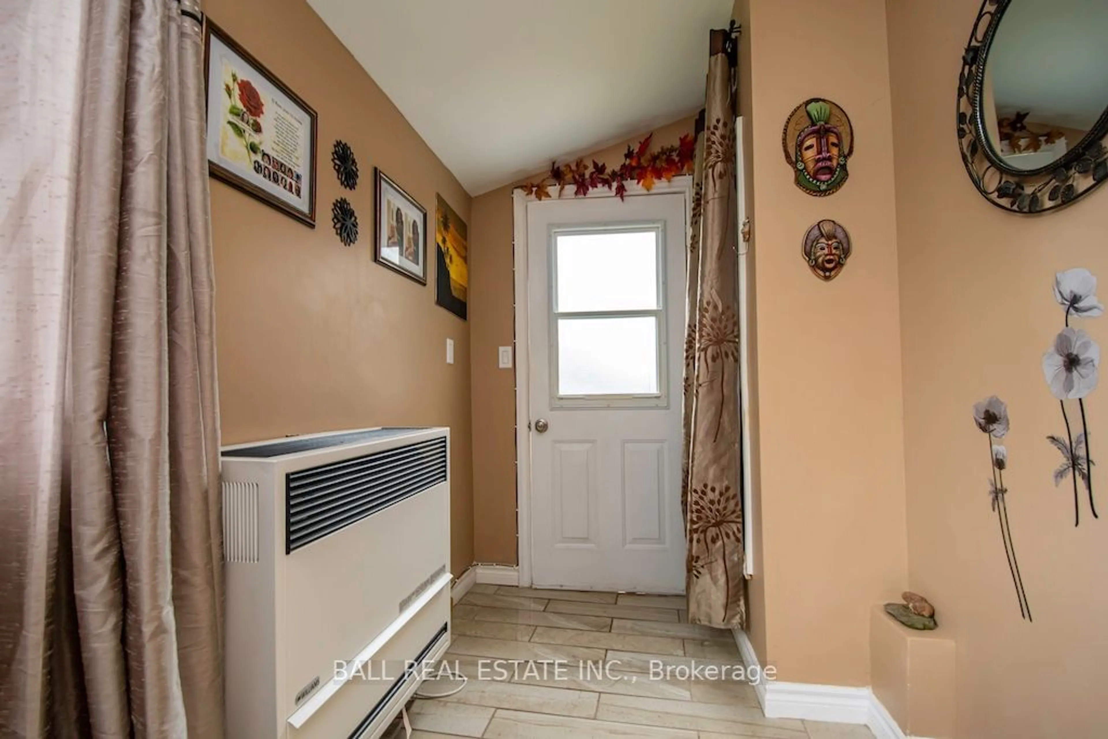 Indoor entryway, ceramic floors for 24 Paudash Lake Rd, Bancroft Ontario K0L 1C0