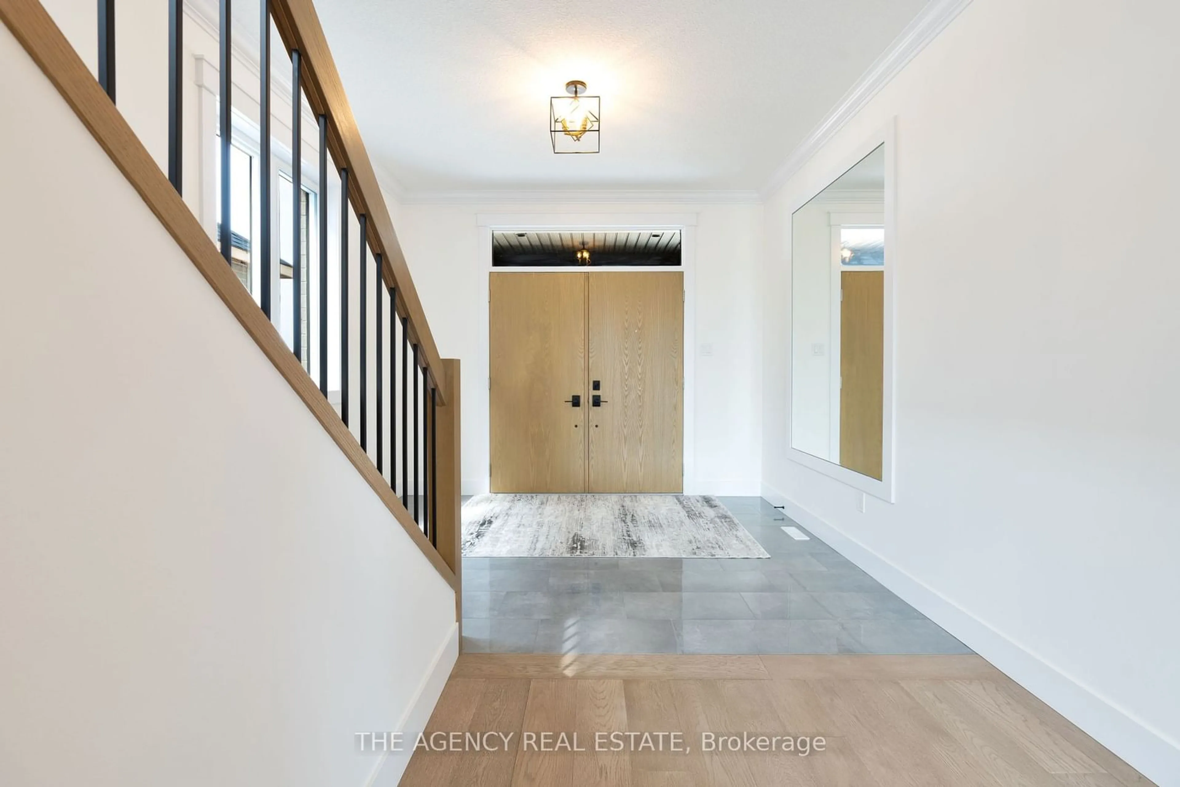 Indoor foyer, wood floors for 3152 Regiment Rd, London Ontario N6P 0H2