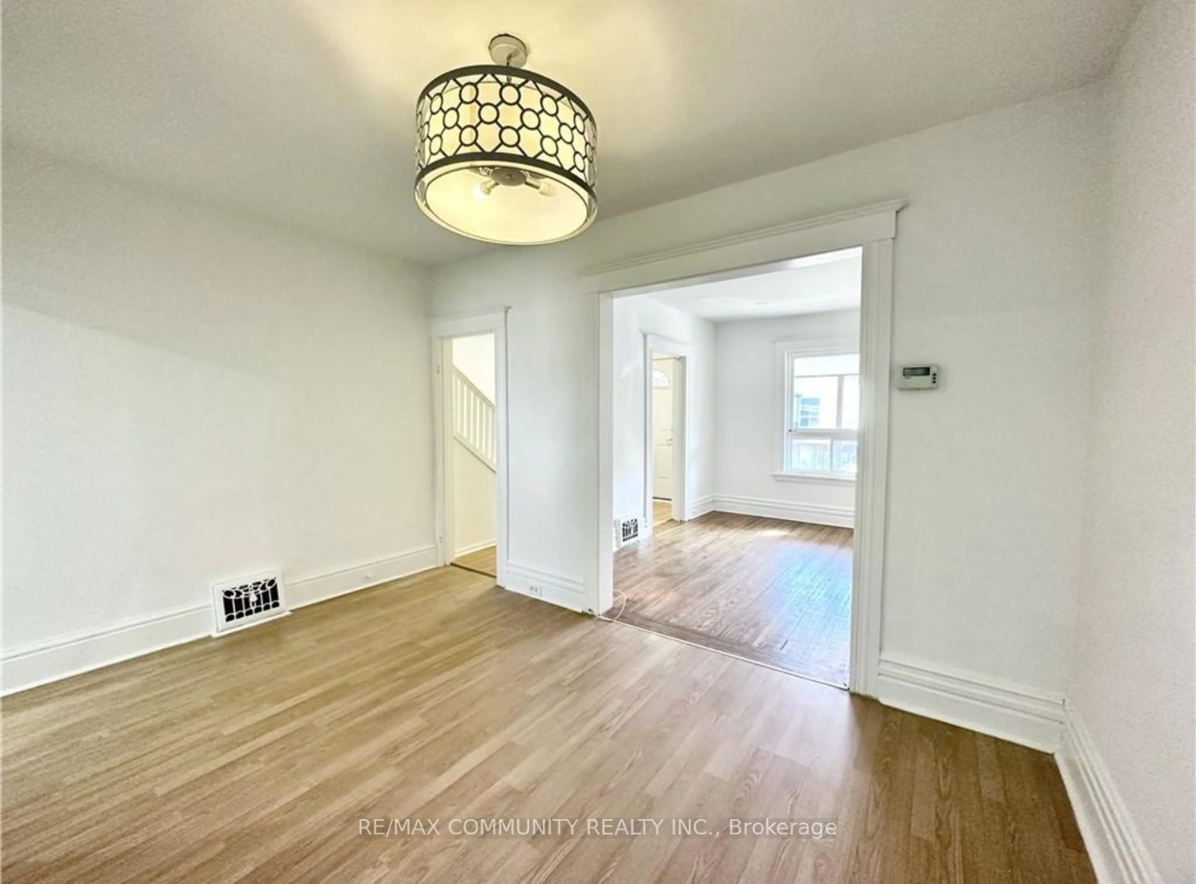 Indoor entryway, wood floors for 39 Beechwood Ave, Hamilton Ontario L8L 2S5