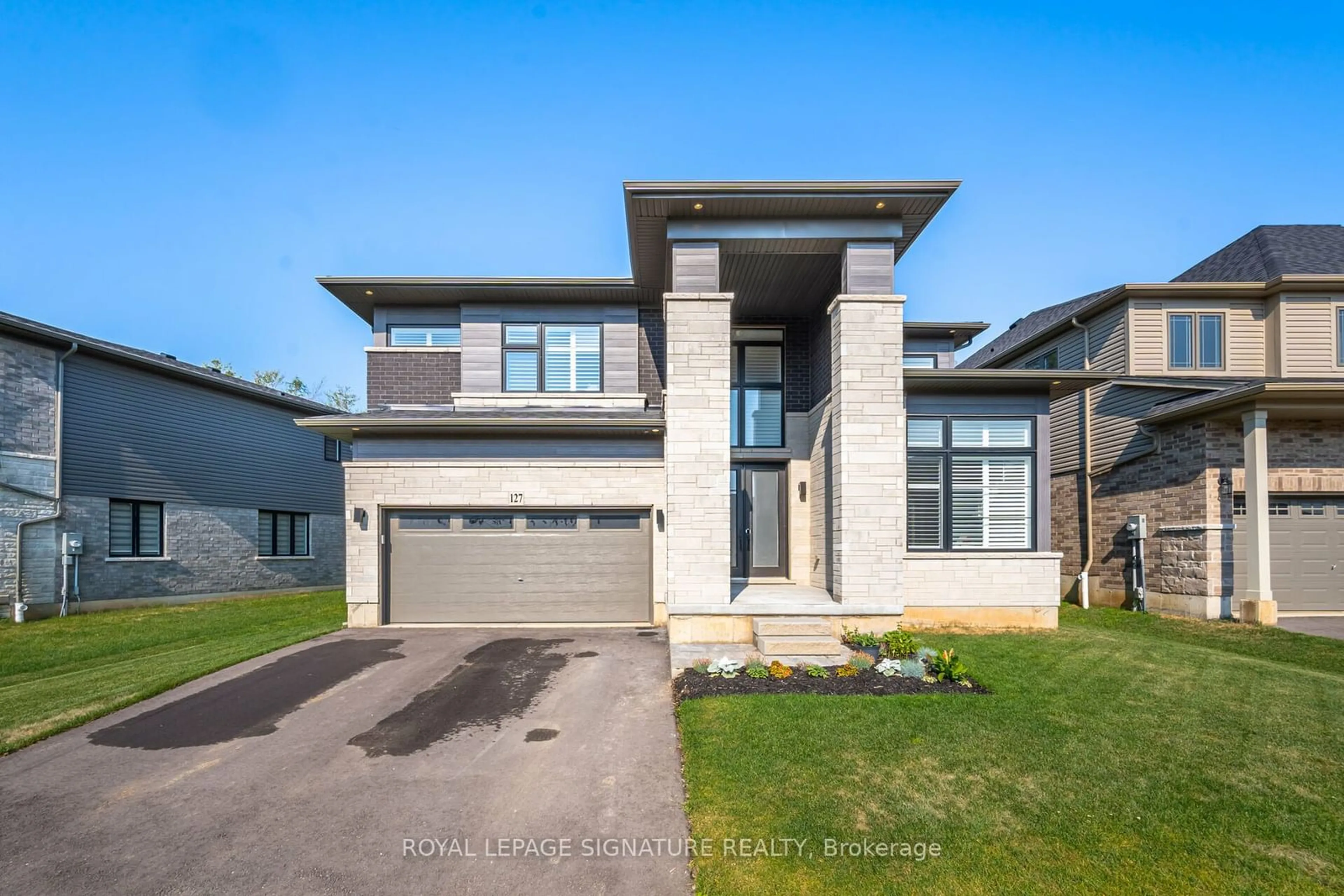 Frontside or backside of a home, the street view for 127 Court Dr, Brant Ontario N3L 0L6