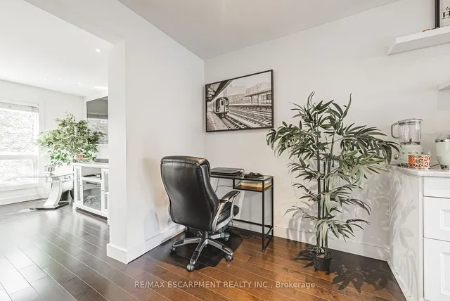 Additional property image - 1155 PARAMOUNT Dr Unit 26