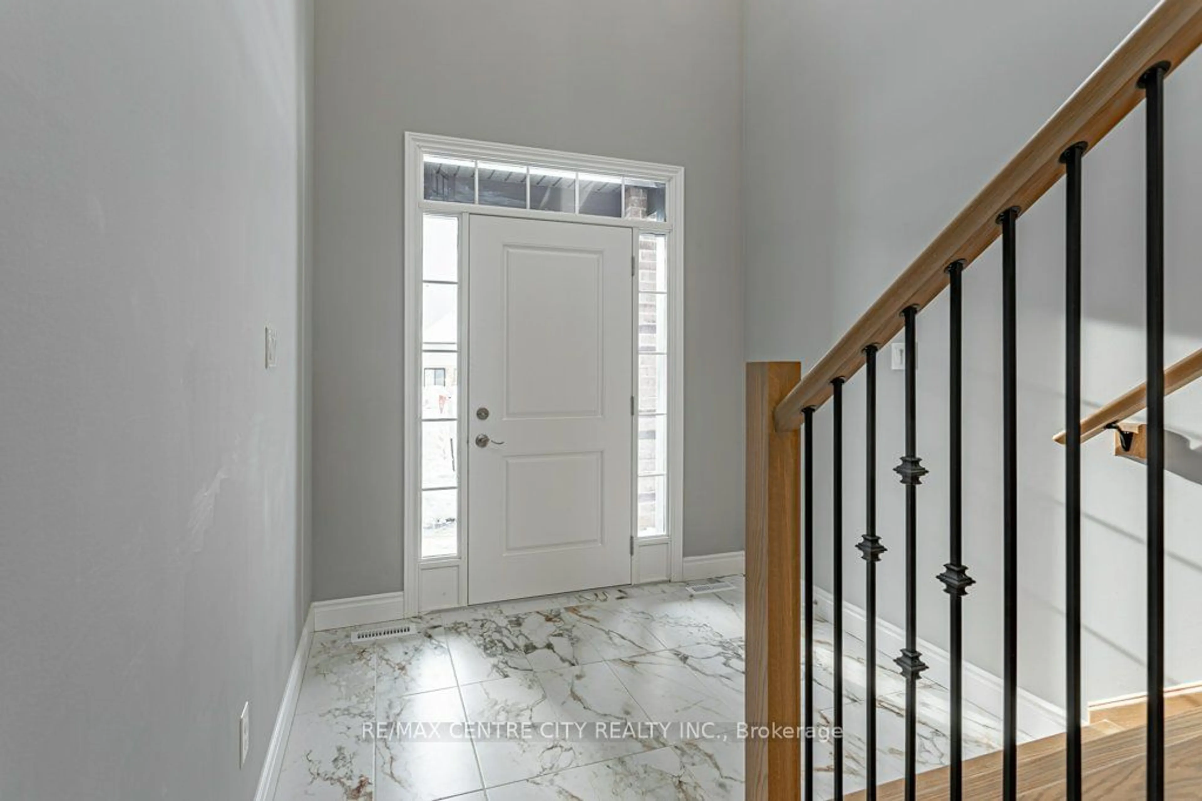 Indoor entryway, cement floor for 1596 Noah Bend, London Ontario N6G 5S1