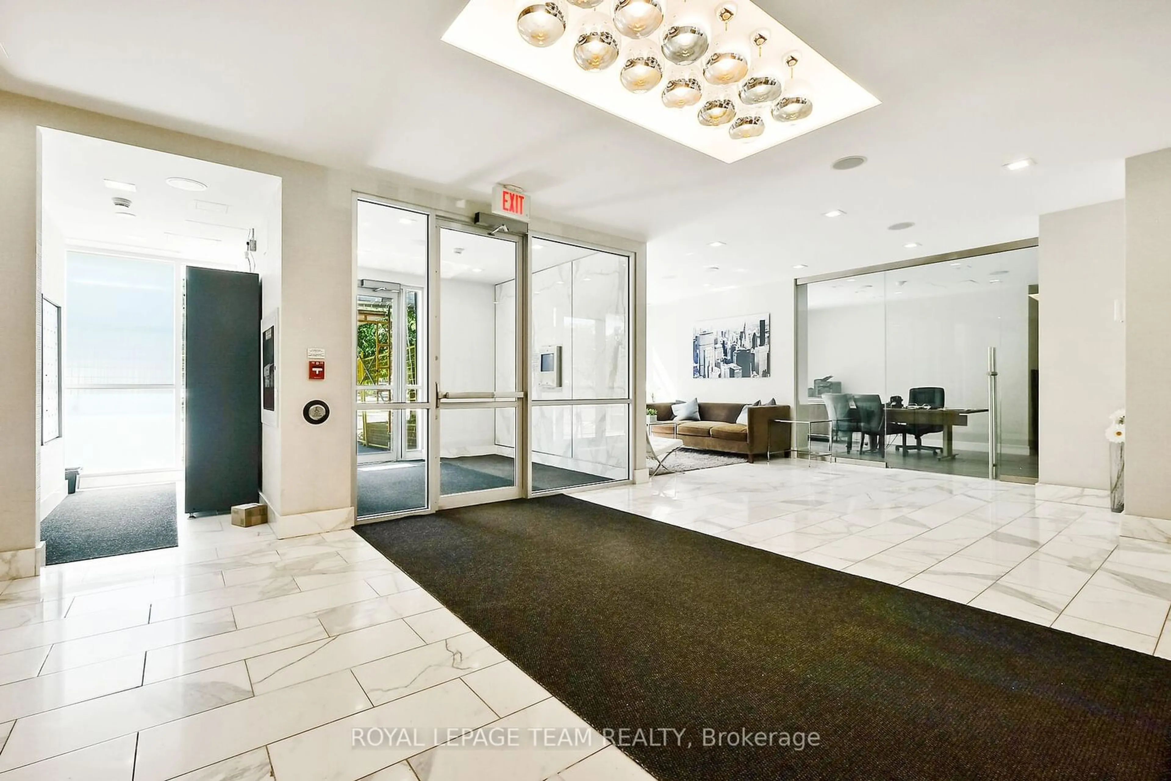 Indoor lobby, ceramic floors for 201 Parkdale Ave #703, West Centre Town Ontario K1Y 1E8