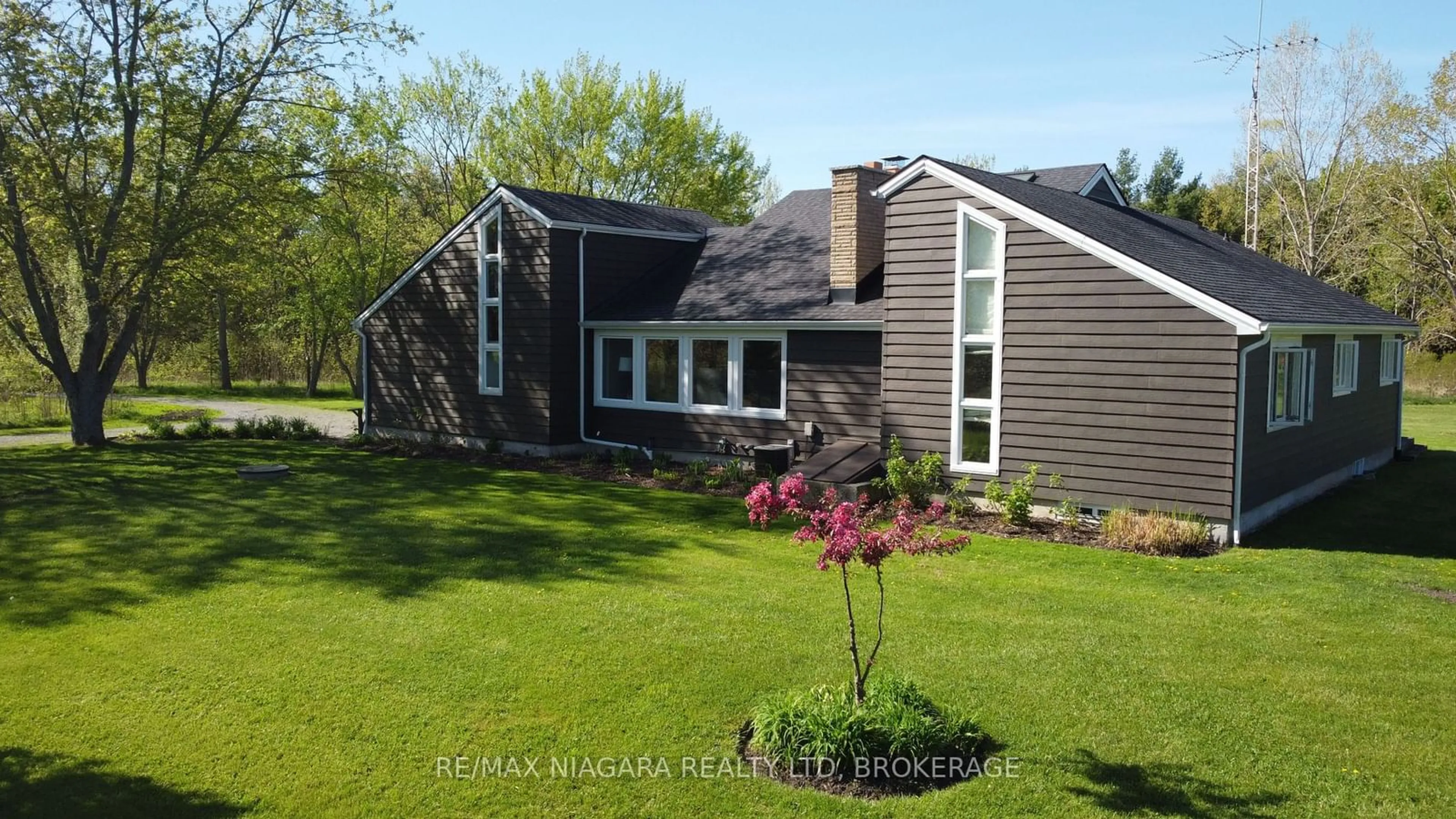 Frontside or backside of a home, cottage for 50672 Green Rd, Wainfleet Ontario L0S 1V0