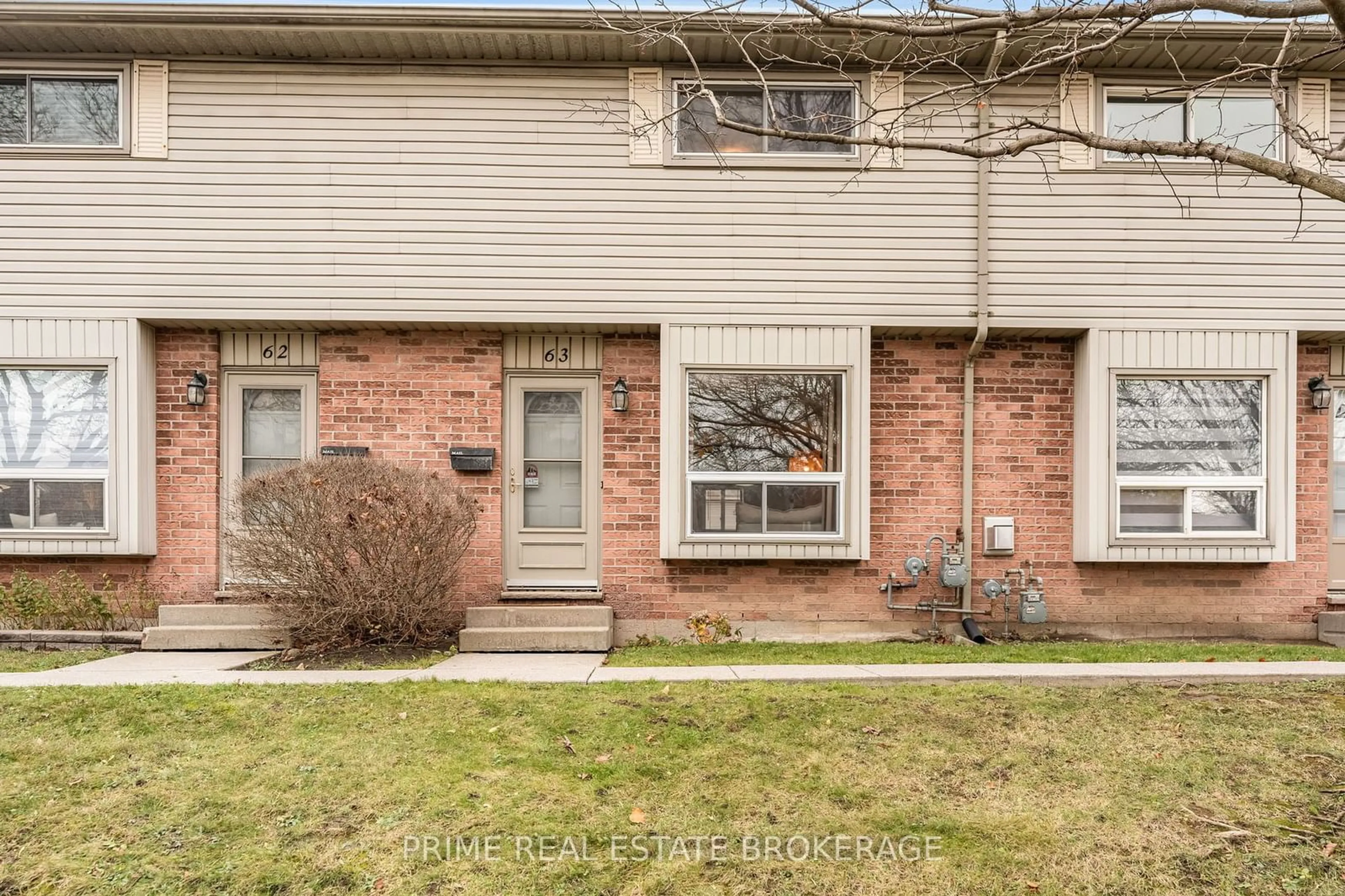 A pic from exterior of the house or condo, the street view for 226 Highview Ave #63, London Ontario N6J 4K1