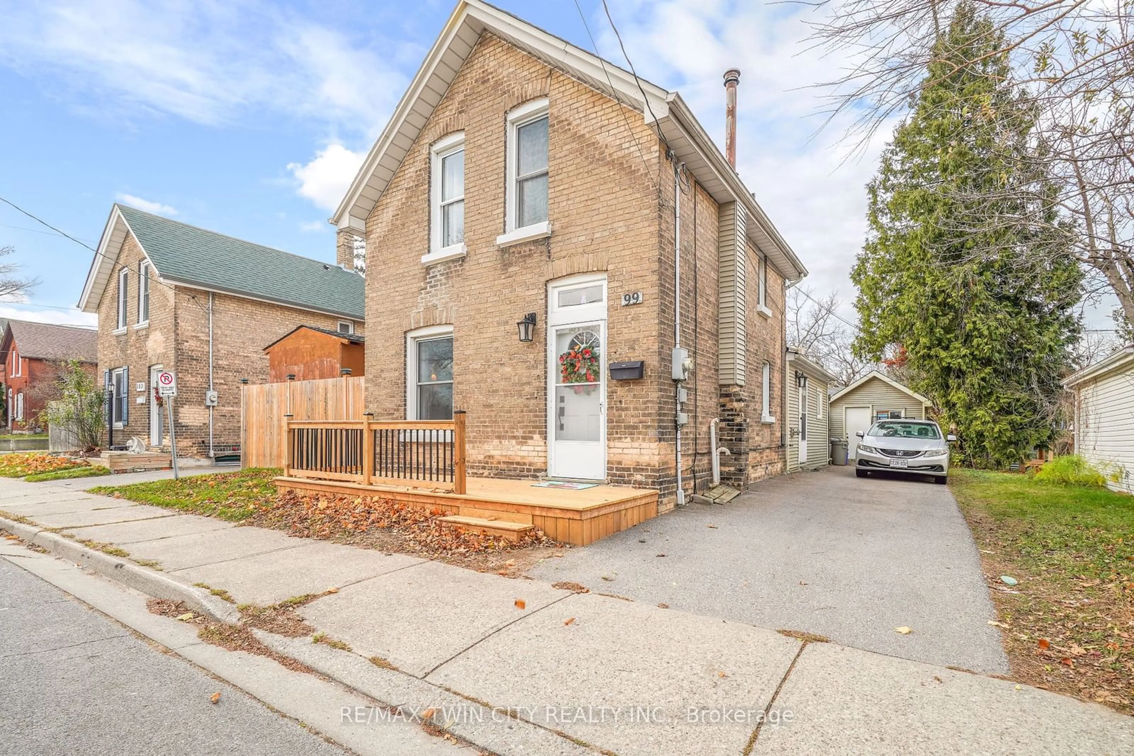 A pic from exterior of the house or condo, the street view for 99 Superior St, Brantford Ontario N3S 2K7