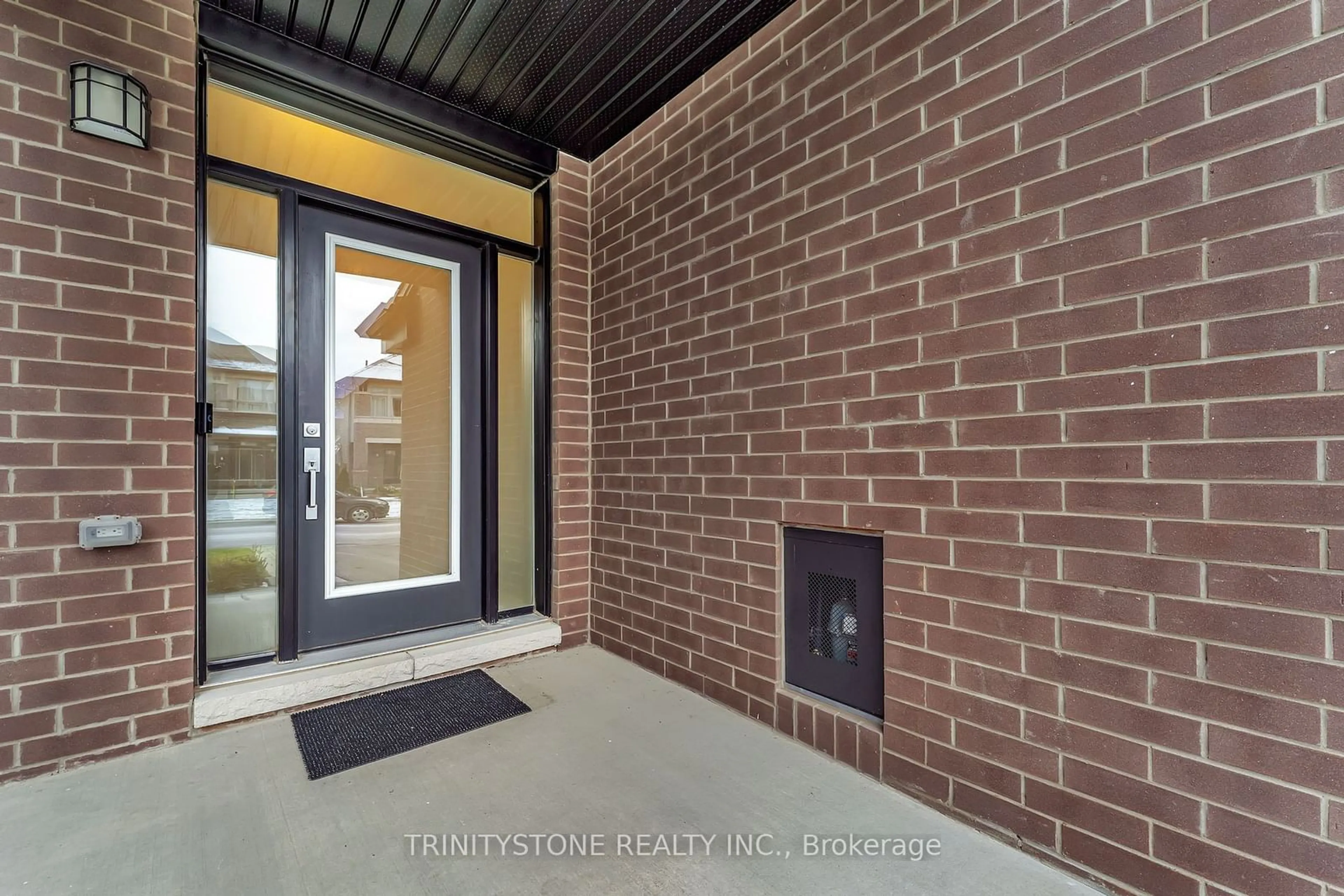 Home with brick exterior material for 716 Twist Way, Kanata Ontario K2V 0M8