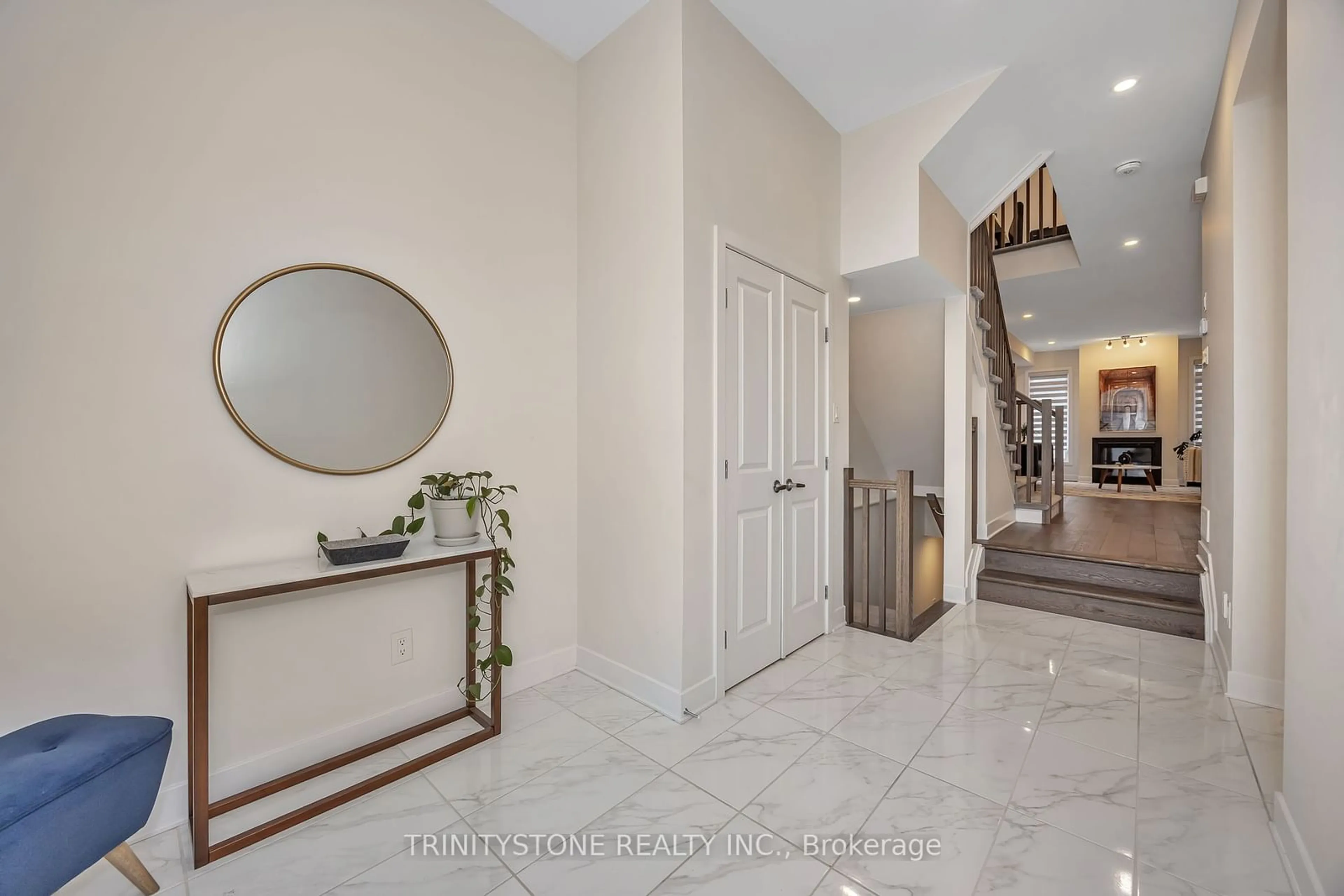 Indoor entryway, wood floors for 716 Twist Way, Kanata Ontario K2V 0M8