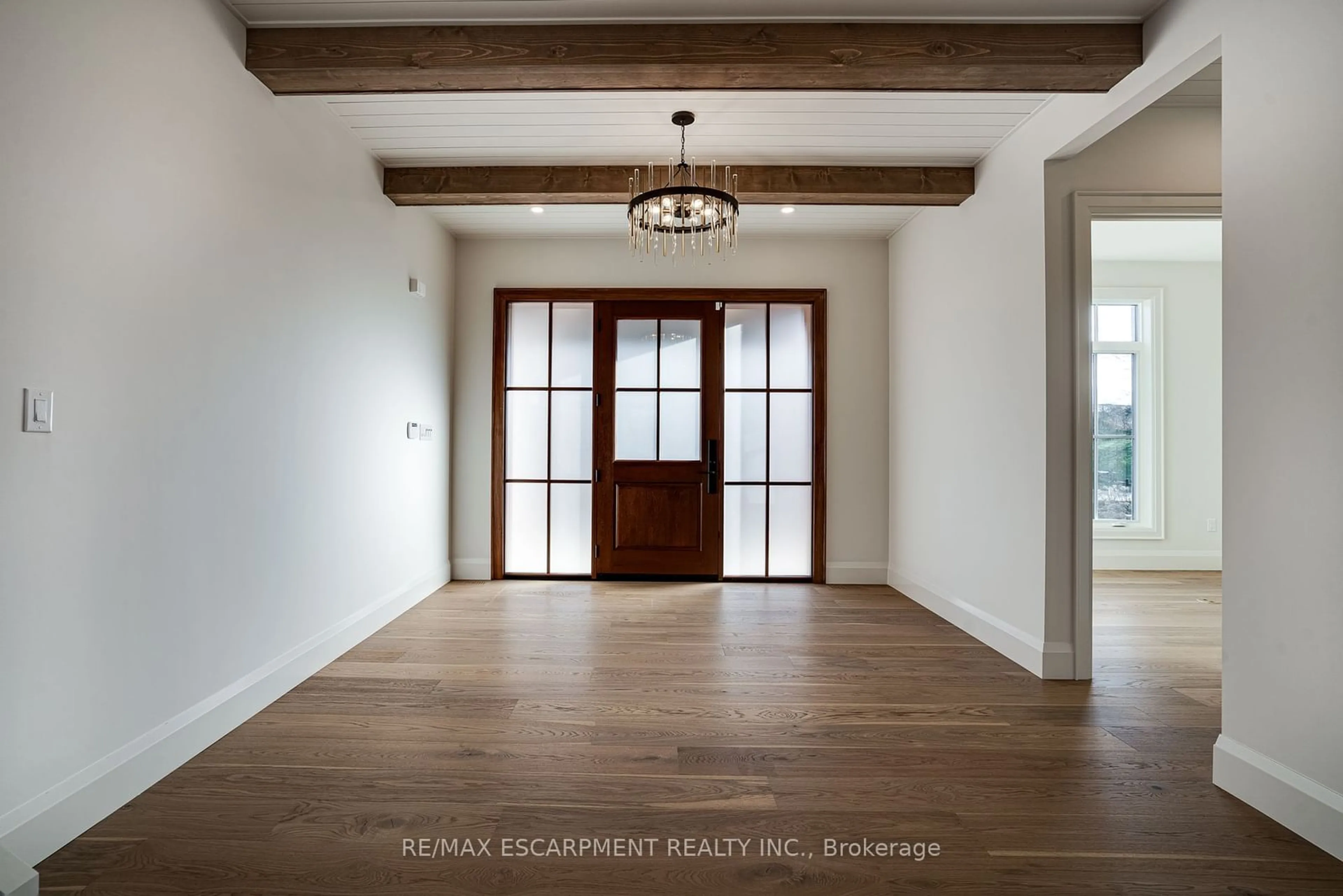 Indoor entryway, wood floors for 941 Old Mohawk Rd, Hamilton Ontario L9G 3K9