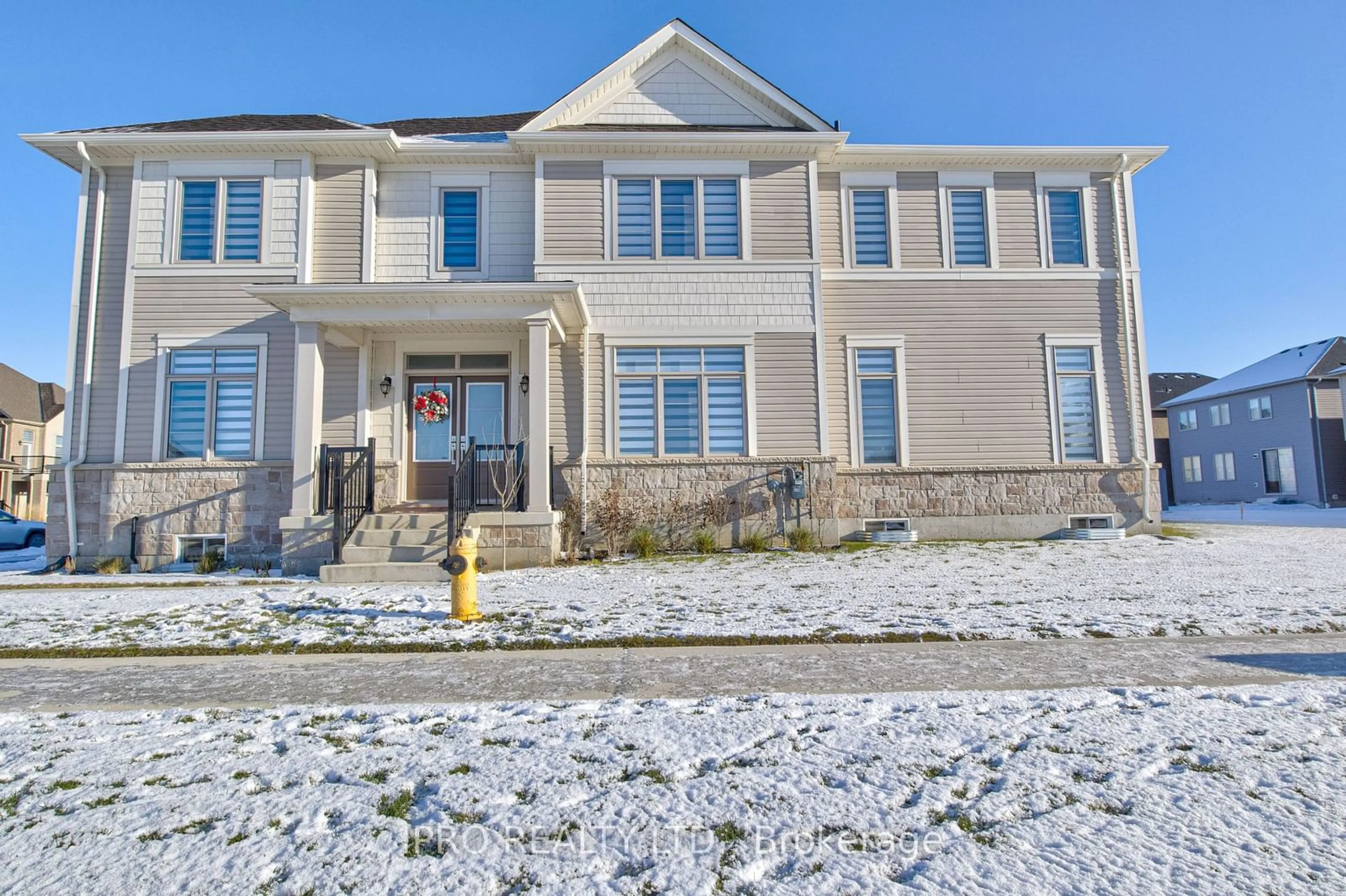 A pic from exterior of the house or condo, the street view for 90 Spicer St, Centre Wellington Ontario N1M 0H7