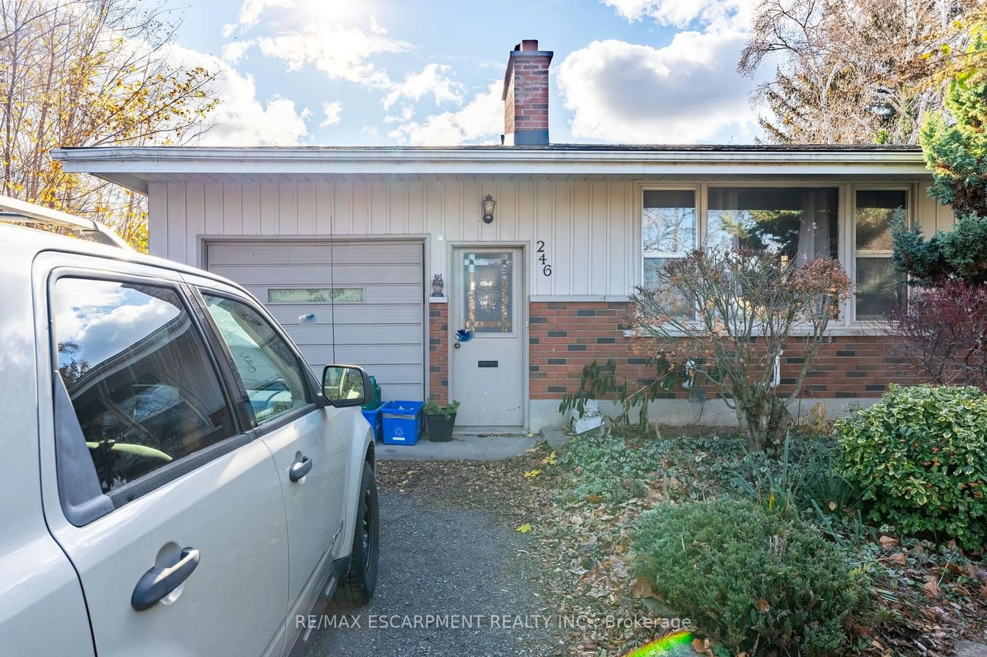 Frontside or backside of a home, the street view for 246 MAIN St, Grimsby Ontario L3M 1P6