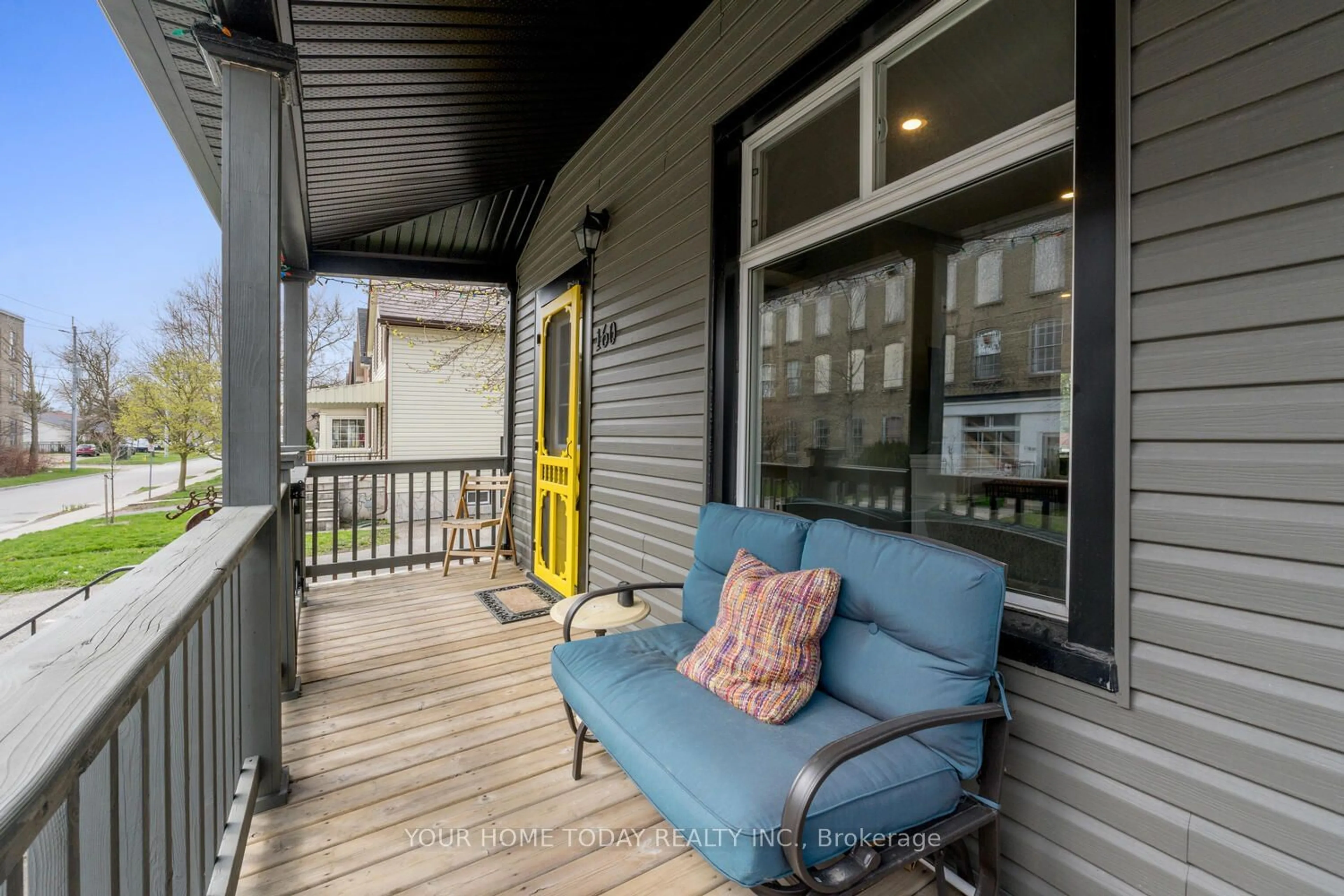 Patio, cottage for 160 King St, Stratford Ontario N5A 4S1