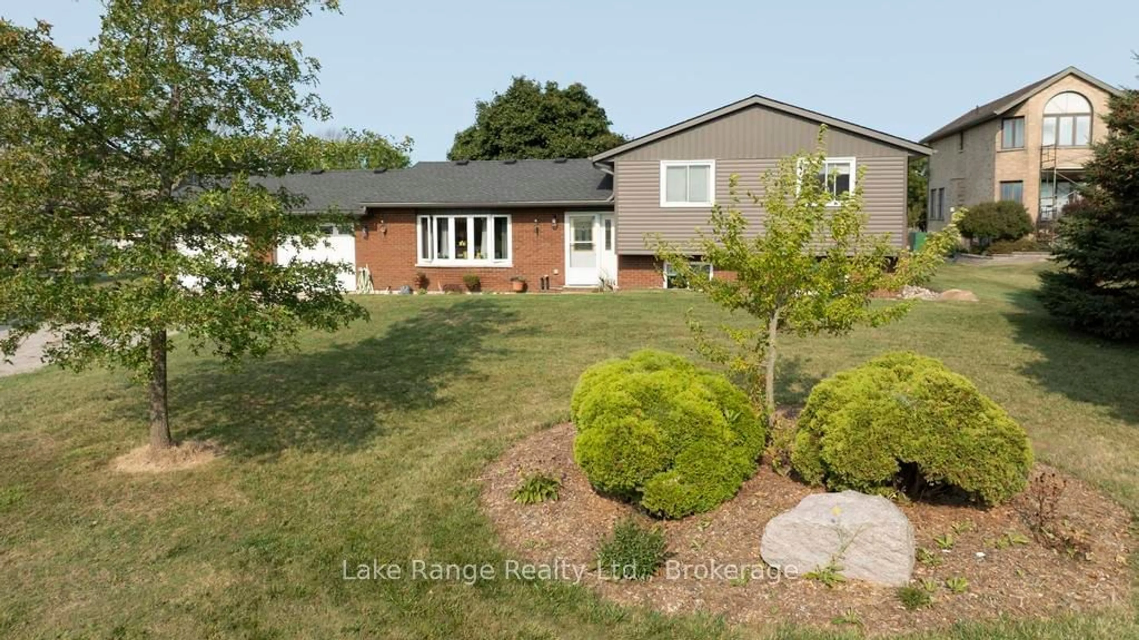 Frontside or backside of a home, cottage for 734 LAKE RANGE Dr, Huron-Kinloss Ontario N2Z 0B3