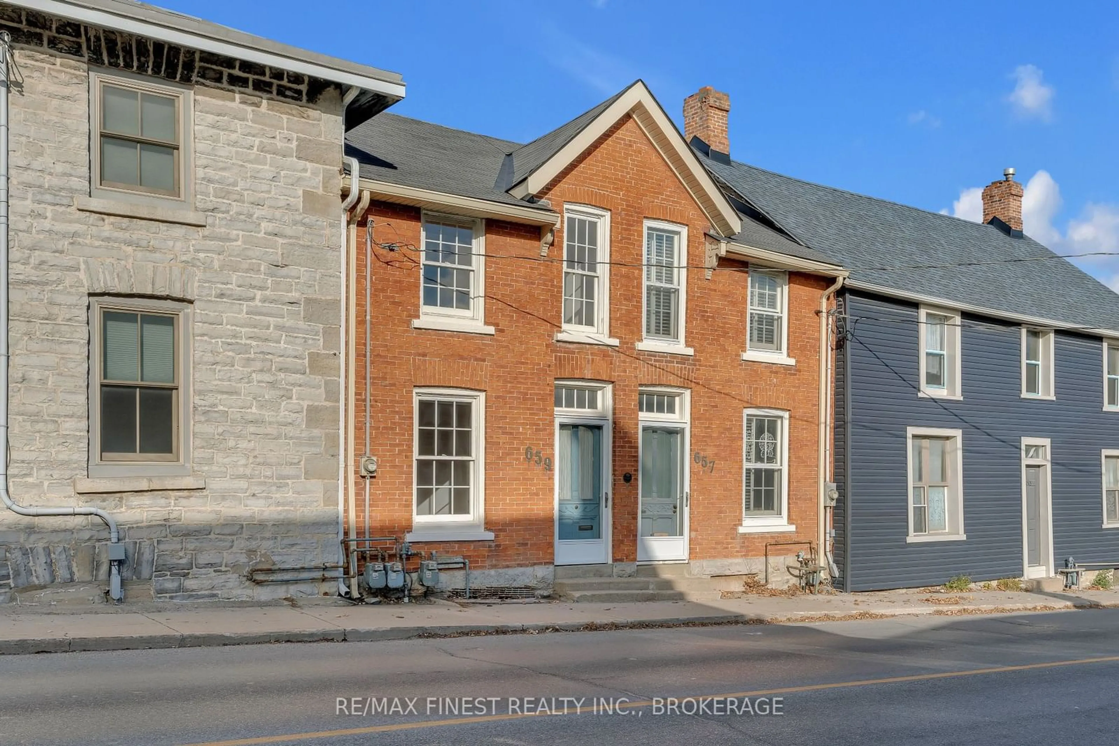 A pic from exterior of the house or condo, the front or back of building for 659 King St, Kingston Ontario K7M 2E9