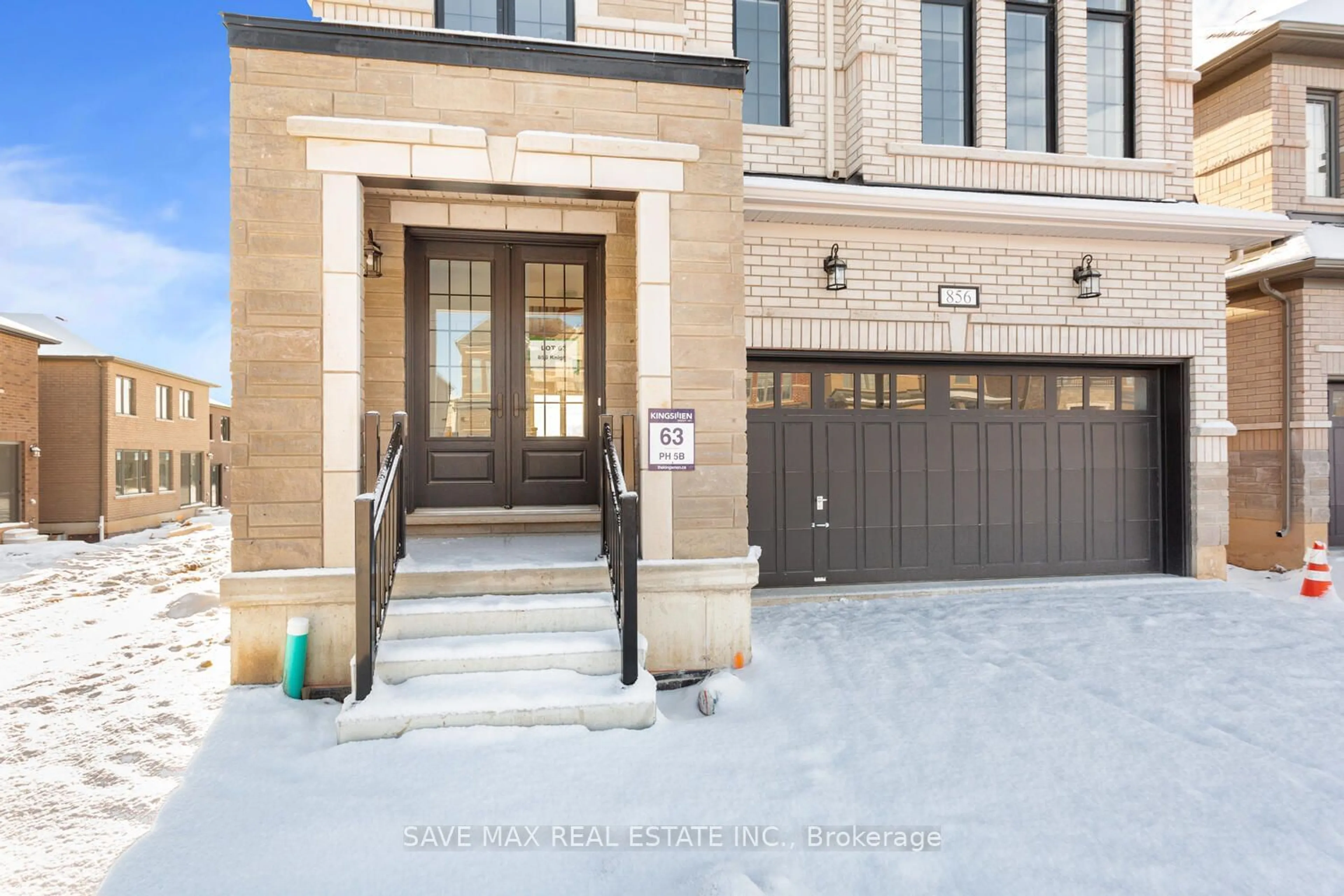 Indoor foyer, cement floor for 856 Knights Lane, Woodstock Ontario N4T 0P7