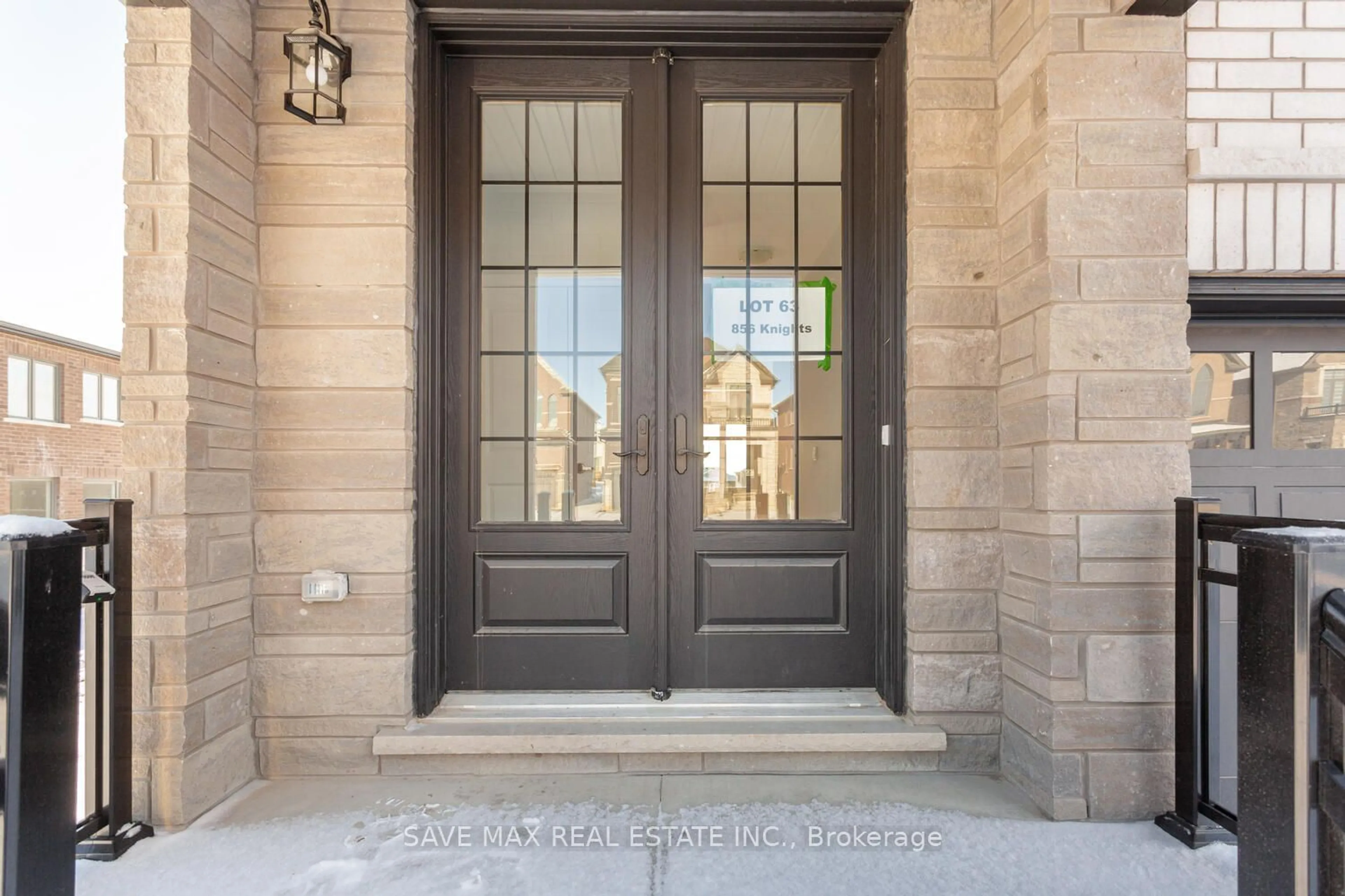 Indoor entryway, wood floors for 856 Knights Lane, Woodstock Ontario N4T 0P7