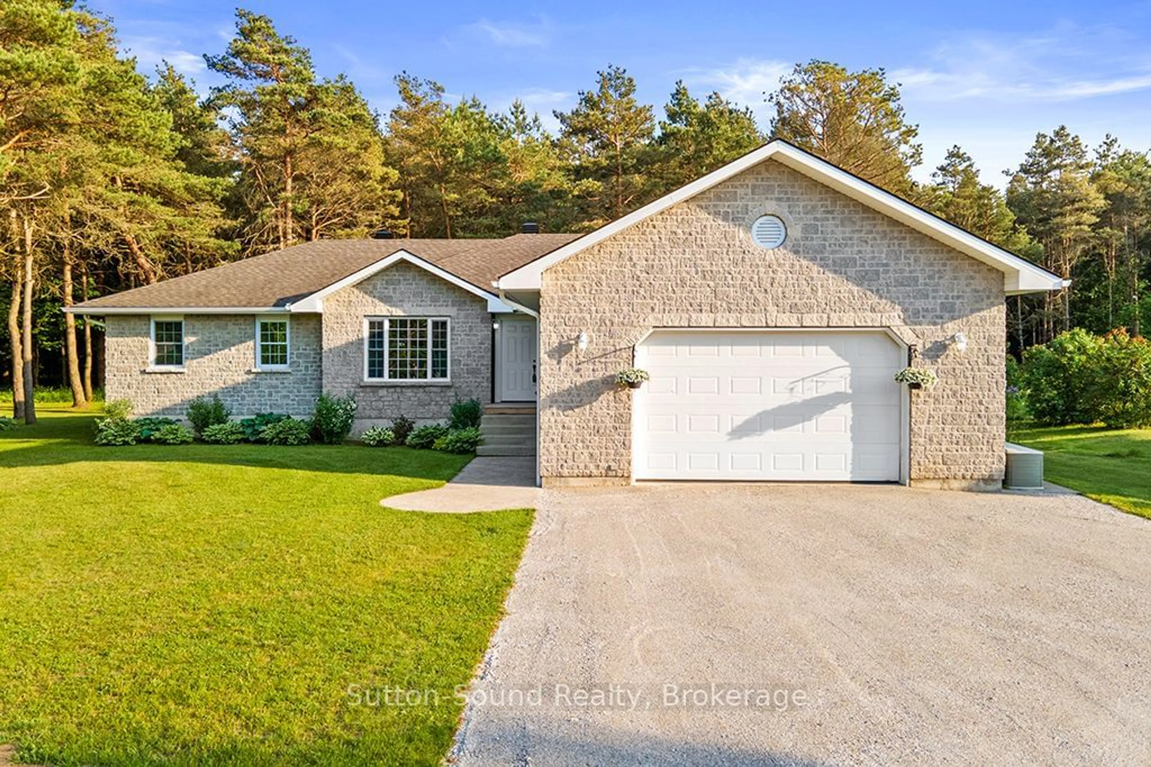 Frontside or backside of a home, cottage for 25 PINE TREE Dr, South Bruce Peninsula Ontario N0H 1P0