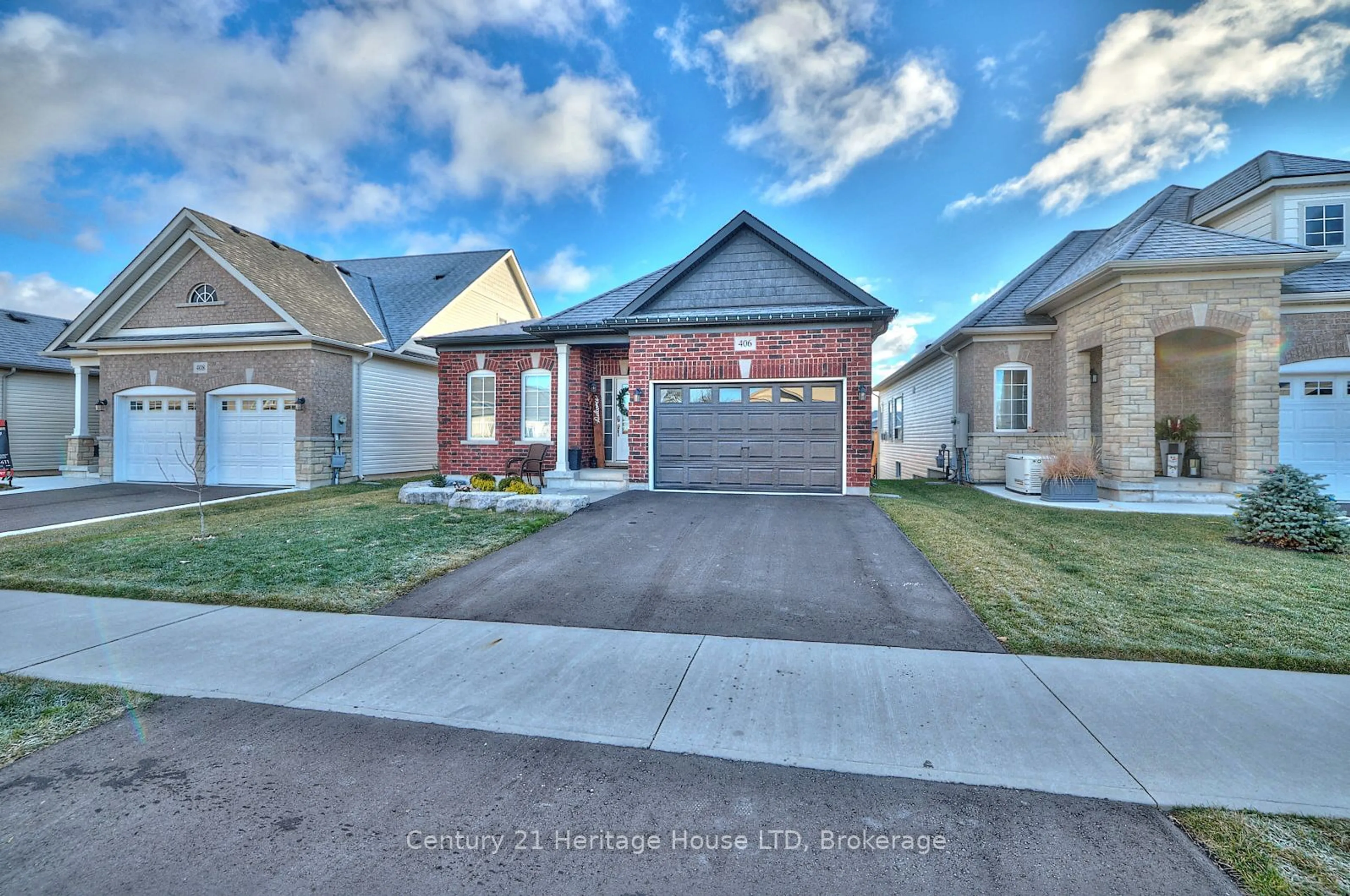 Frontside or backside of a home, the street view for 406 Hummel Cres, Fort Erie Ontario L2A 0E8