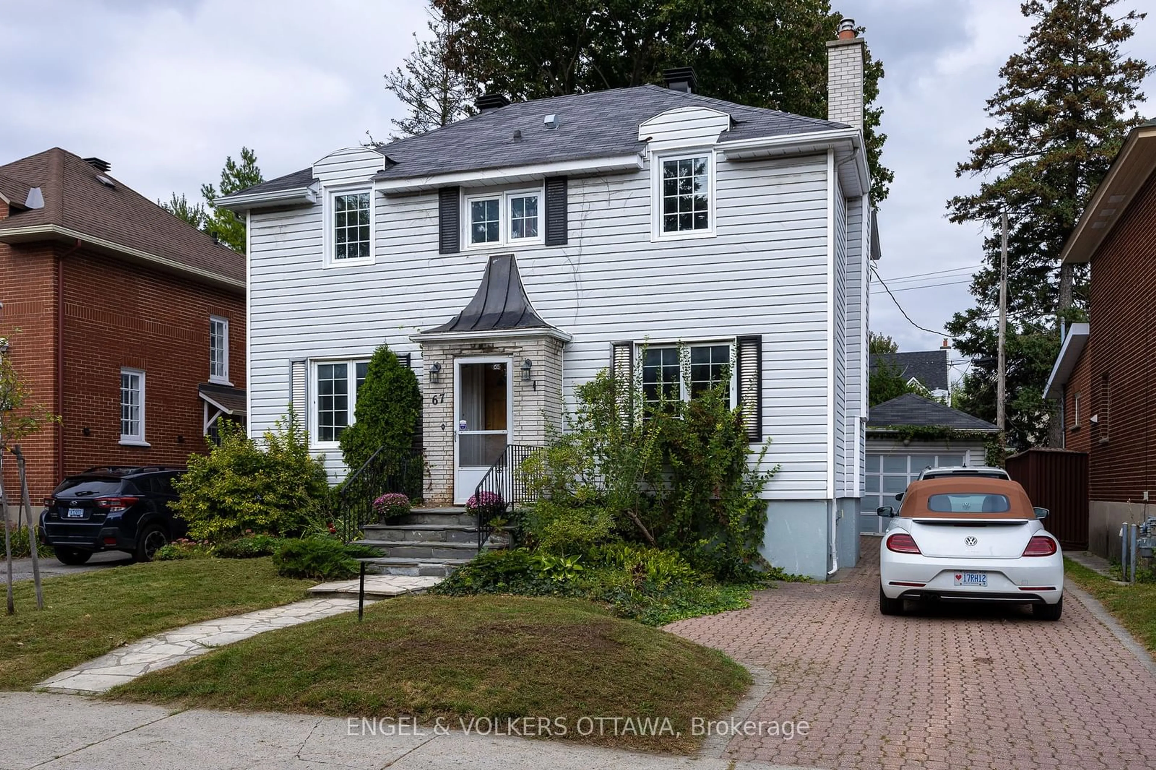 Frontside or backside of a home, the street view for 67 Kenilworth St, Dows Lake - Civic Hospital and Area Ontario K1Y 3Y5