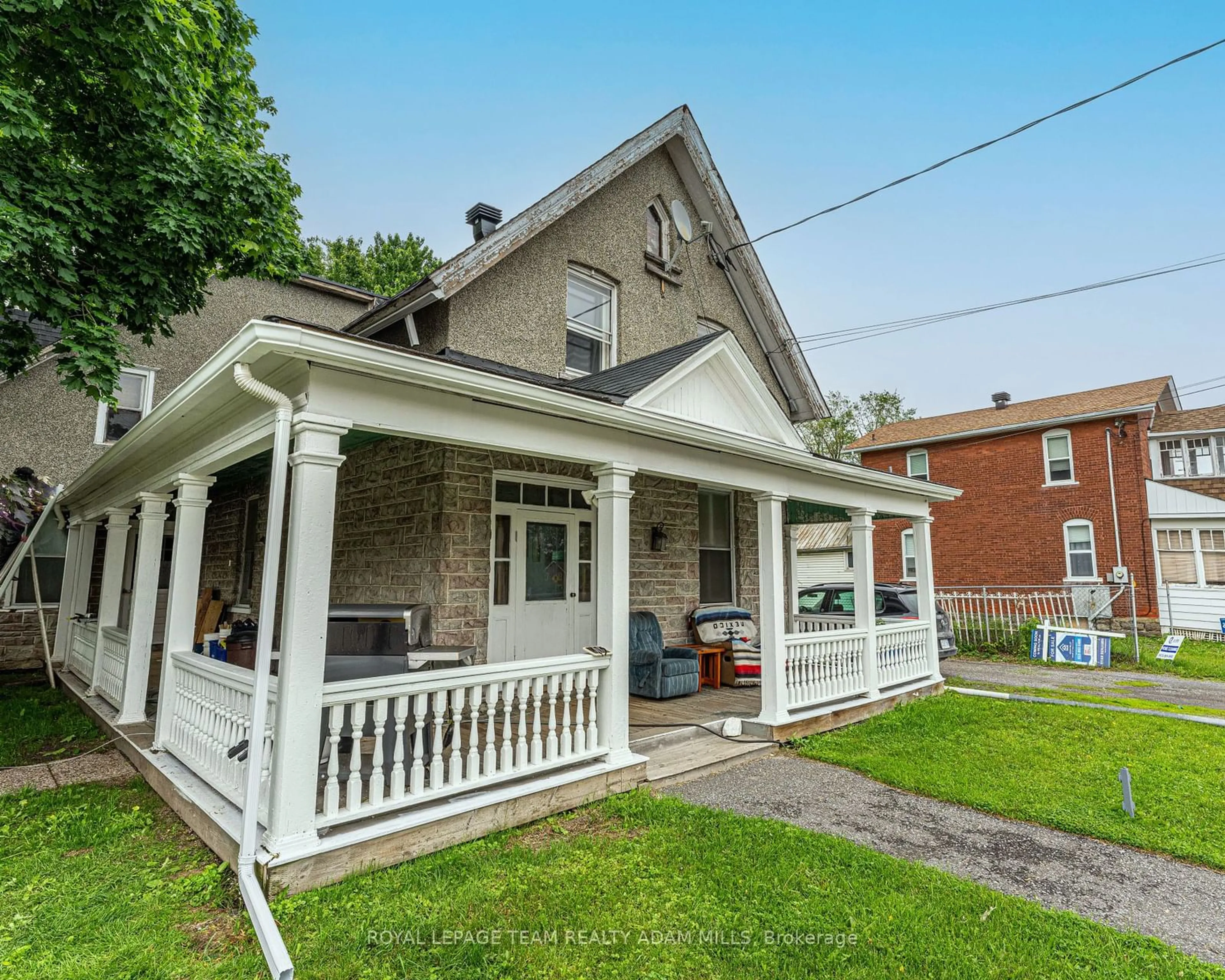 Frontside or backside of a home, cottage for 6613 FOURTH LINE Rd, Manotick - Kars - Rideau Twp and Area Ontario K0A 2T0