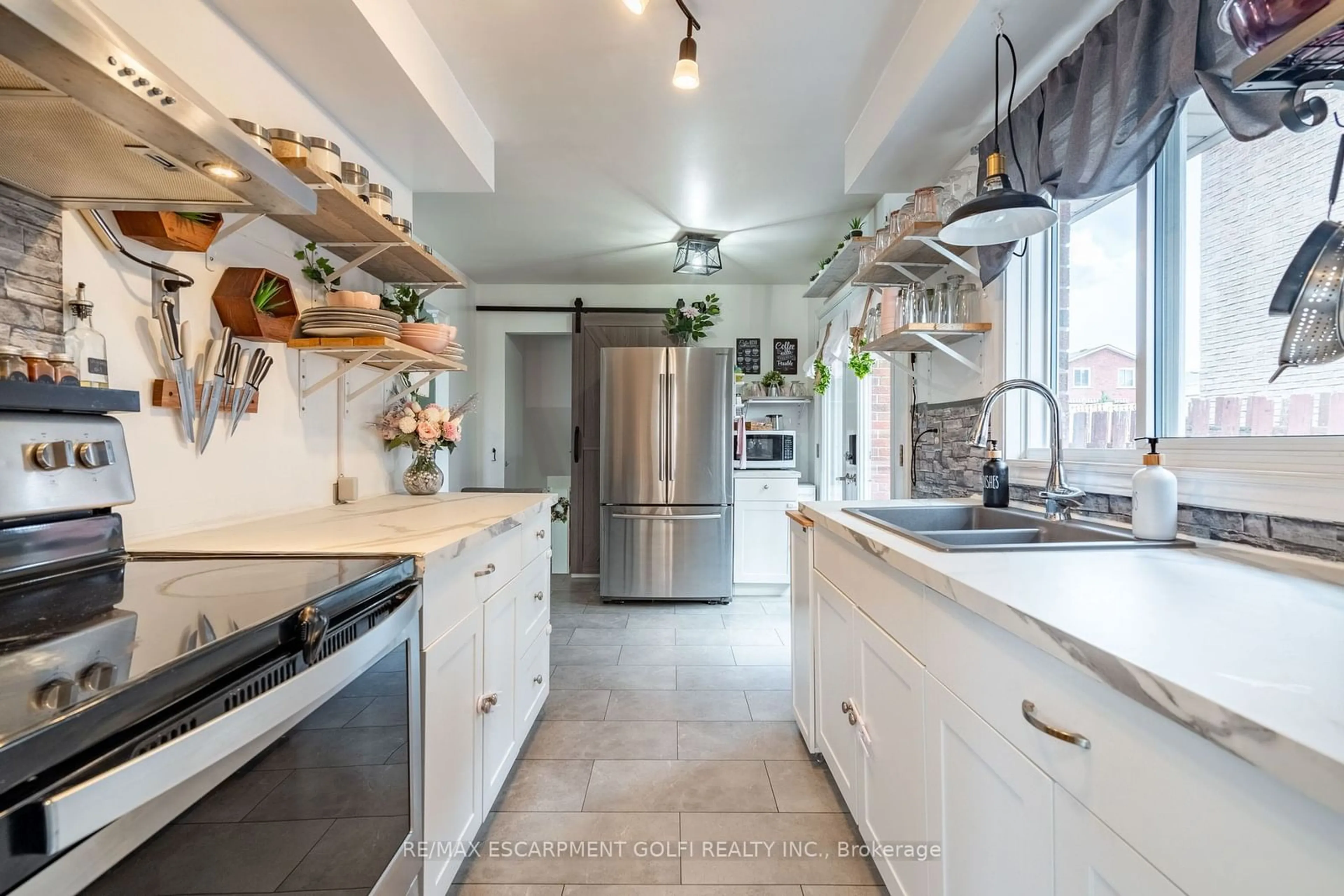 Contemporary kitchen, ceramic floors, cottage for 51 LEGGETT Cres, Hamilton Ontario L8W 2A5