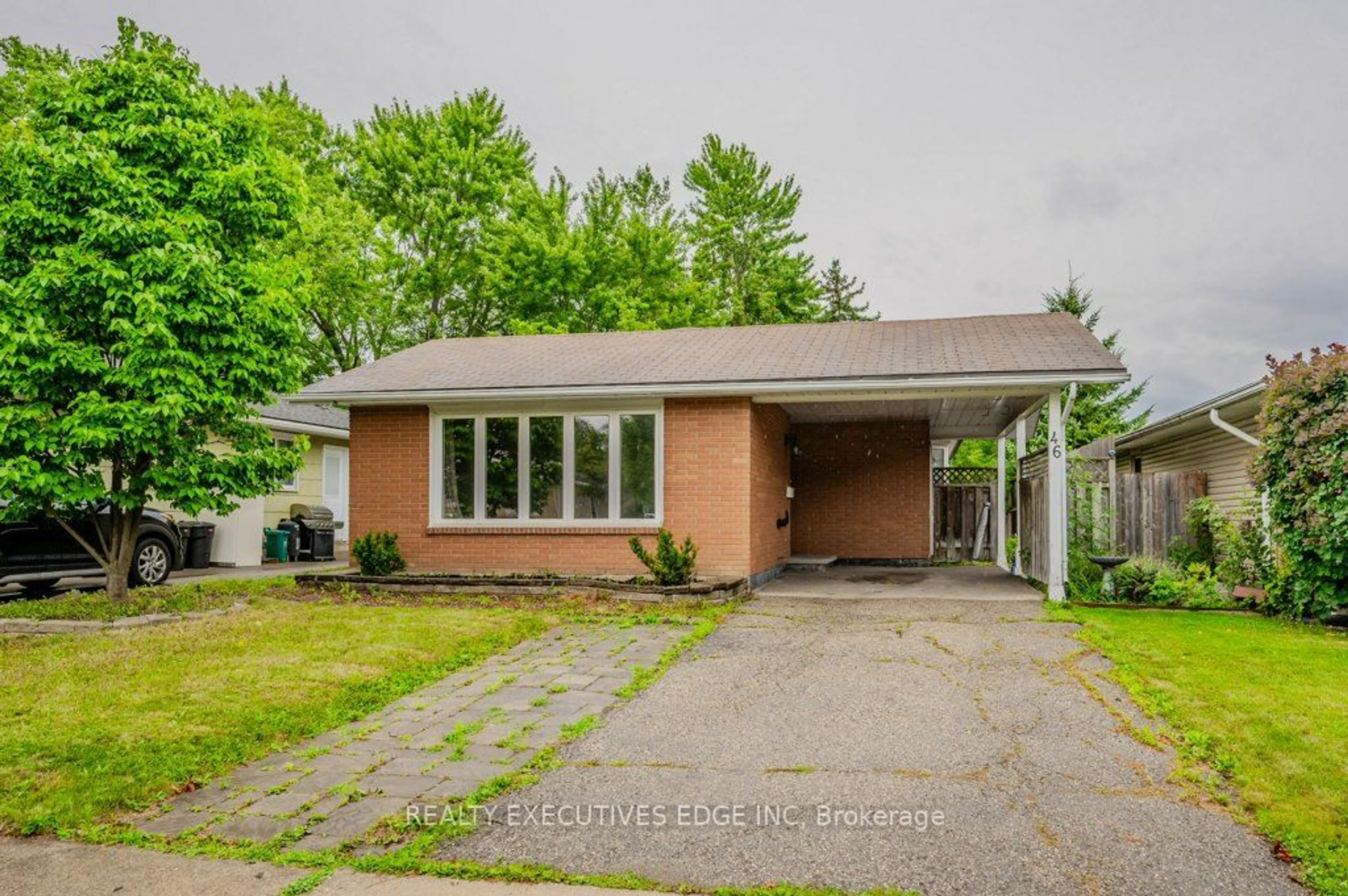 Frontside or backside of a home, cottage for 46 Appalachian Cres, Kitchener Ontario N2E 1A4