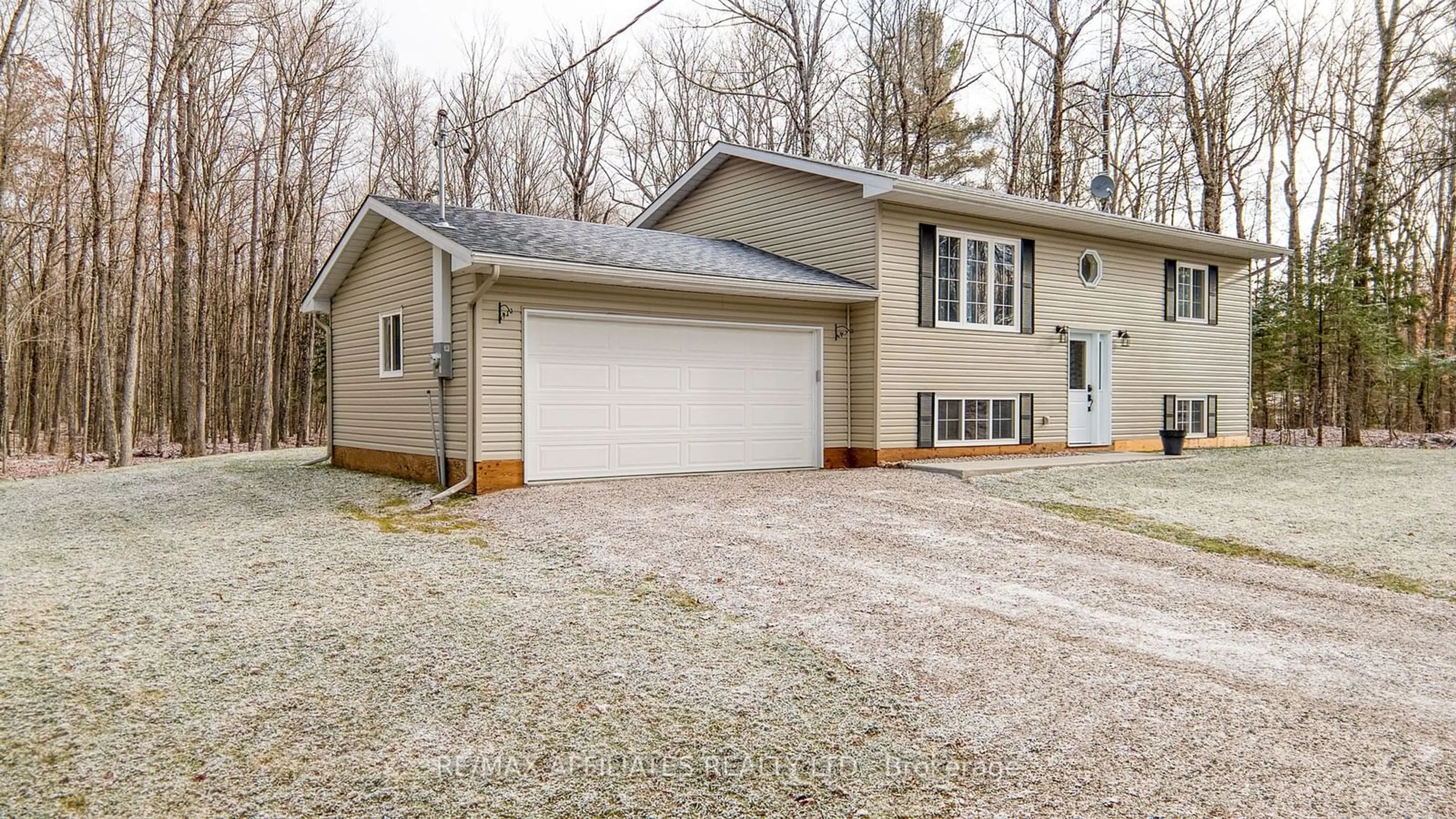 Frontside or backside of a home, cottage for 804 Darling Rd, Lanark Highlands Ontario K0A 1P0