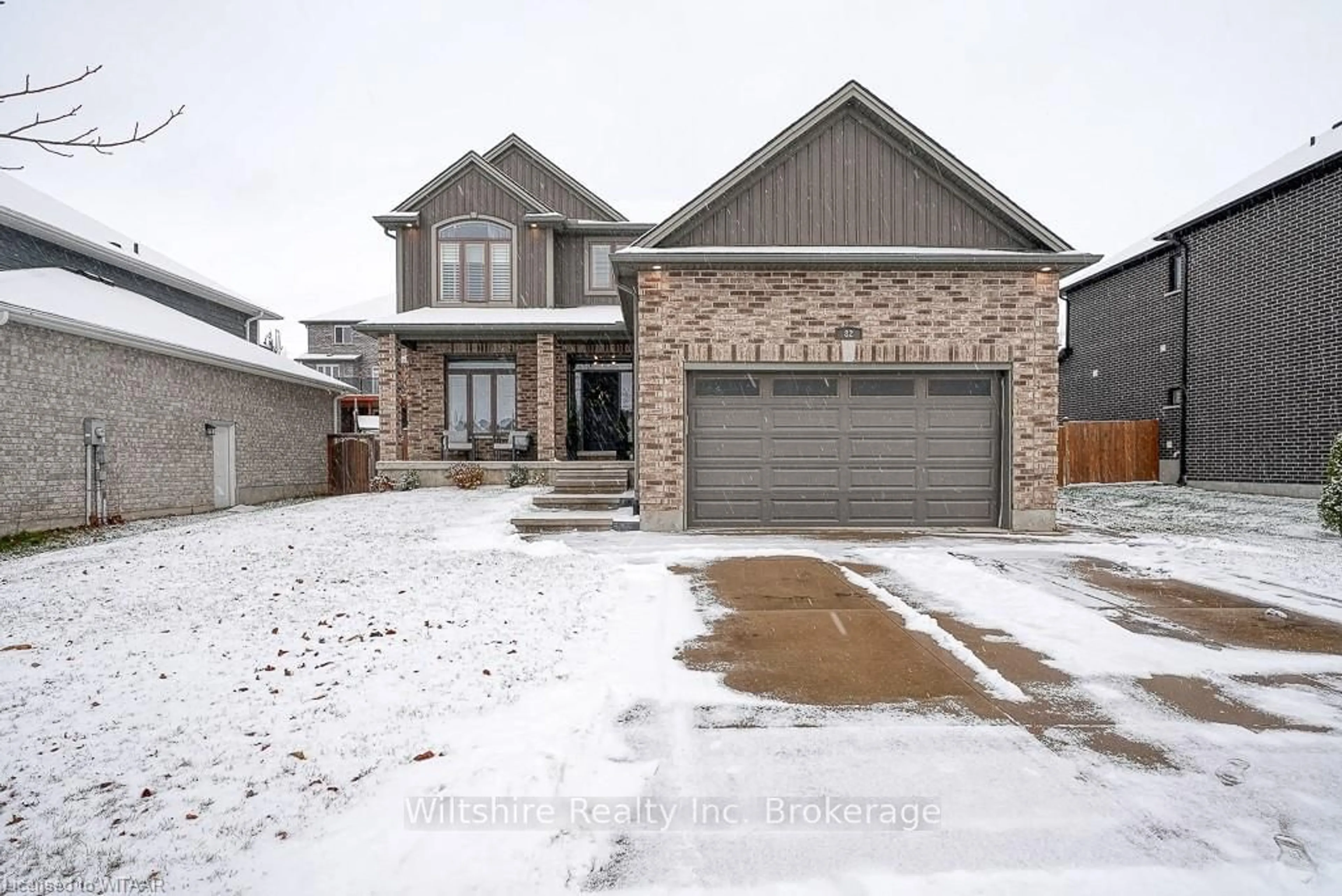 Frontside or backside of a home, the street view for 82 FIELDSTONE Cres, Middlesex Centre Ontario N0L 1R0