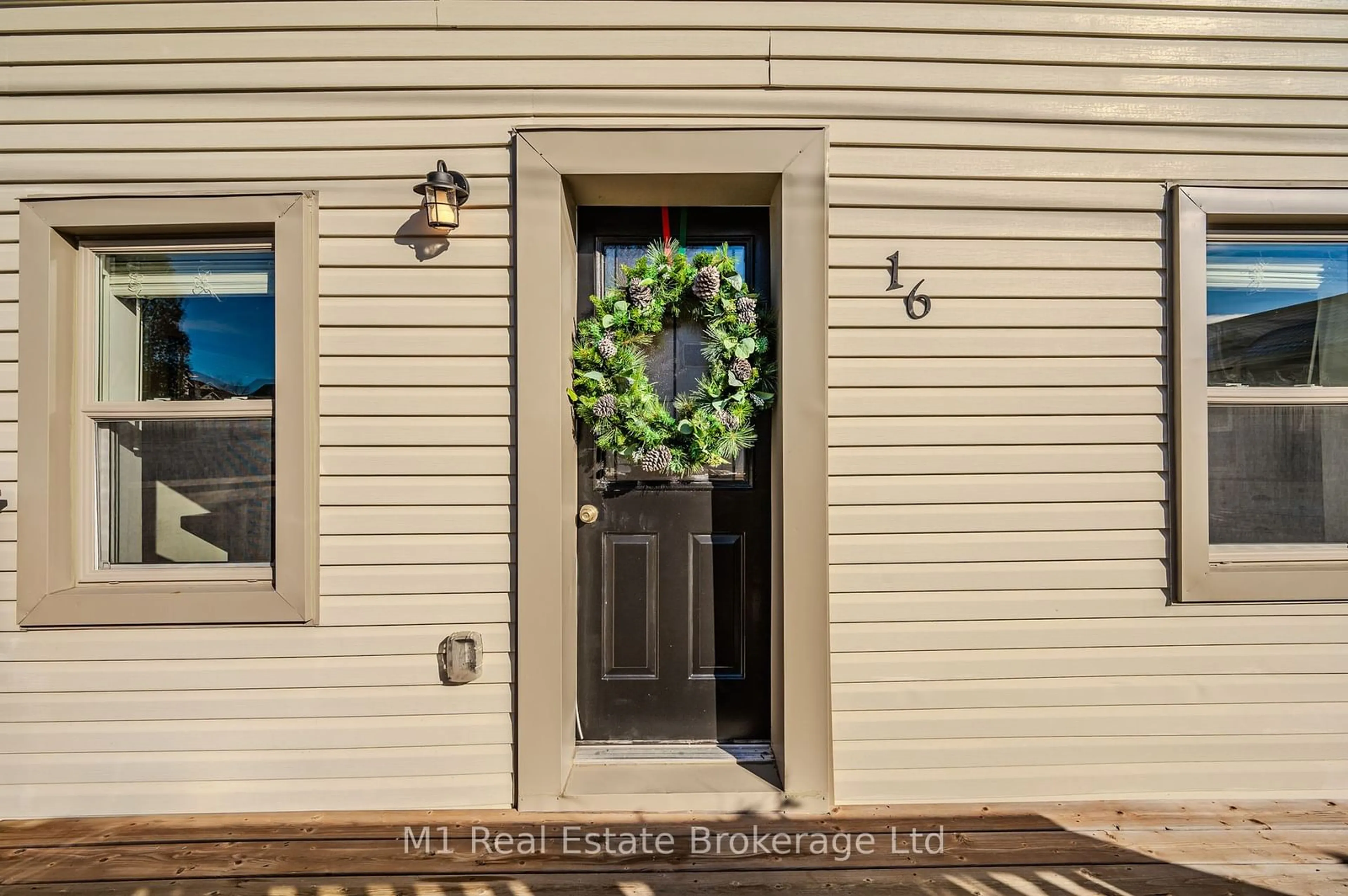 Indoor entryway, wood floors for 16 Hooper St, Guelph Ontario N1E 5W5