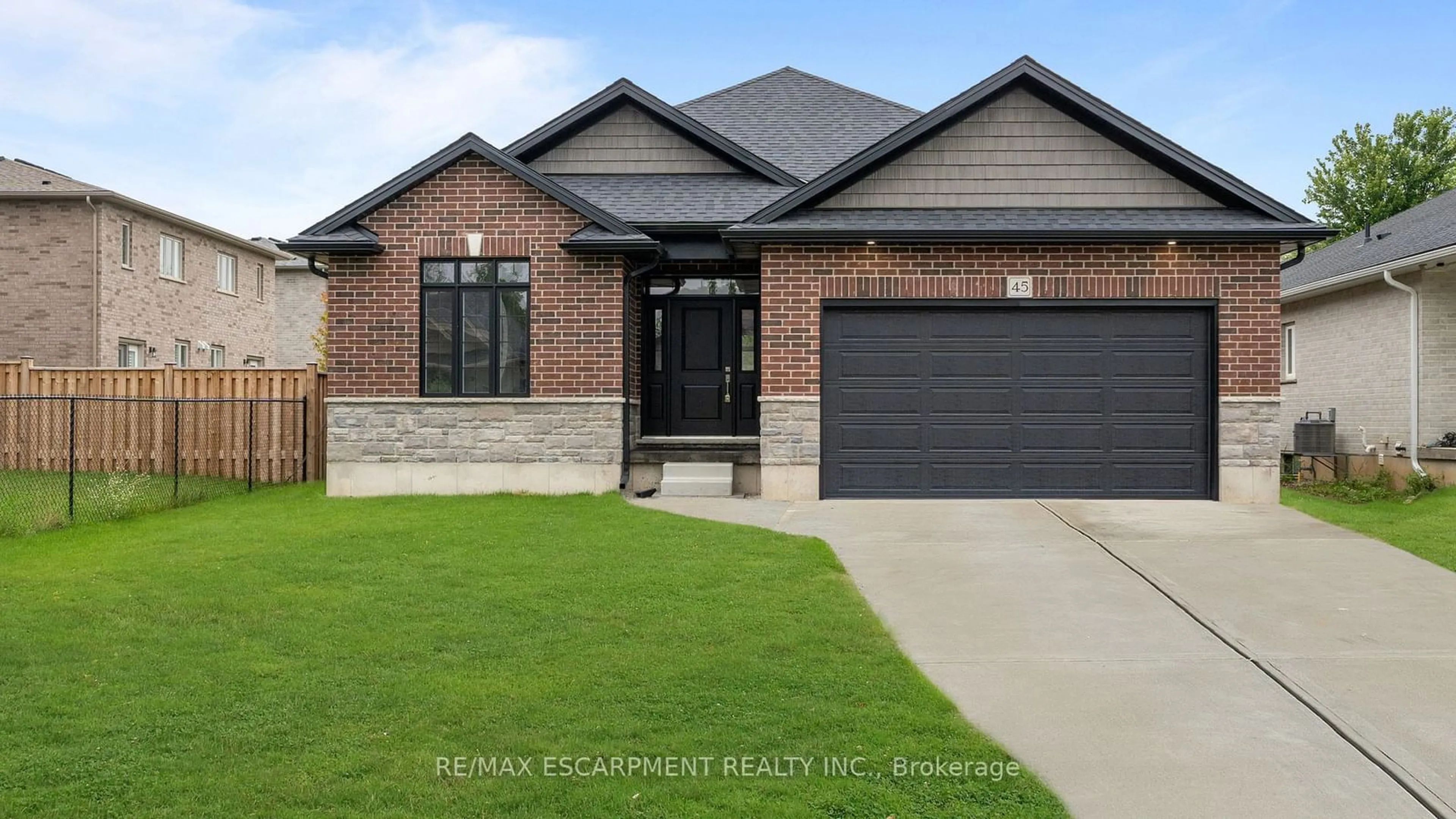 Home with brick exterior material for 45 Vanrooy Tr, Norfolk Ontario N0E 1Y0