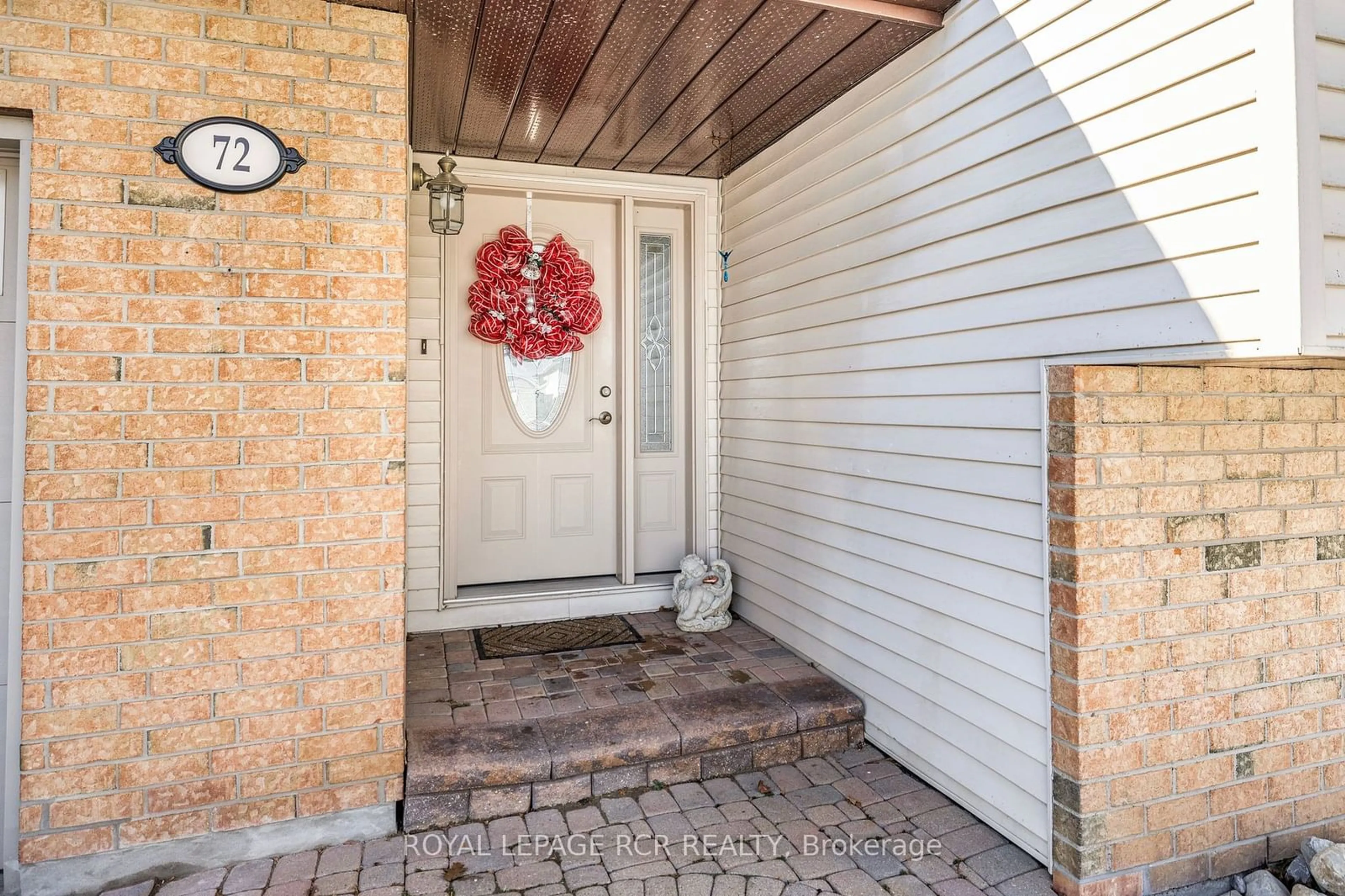 Indoor entryway, wood floors for 72 Cooper St, East Luther Grand Valley Ontario L9W 5N5